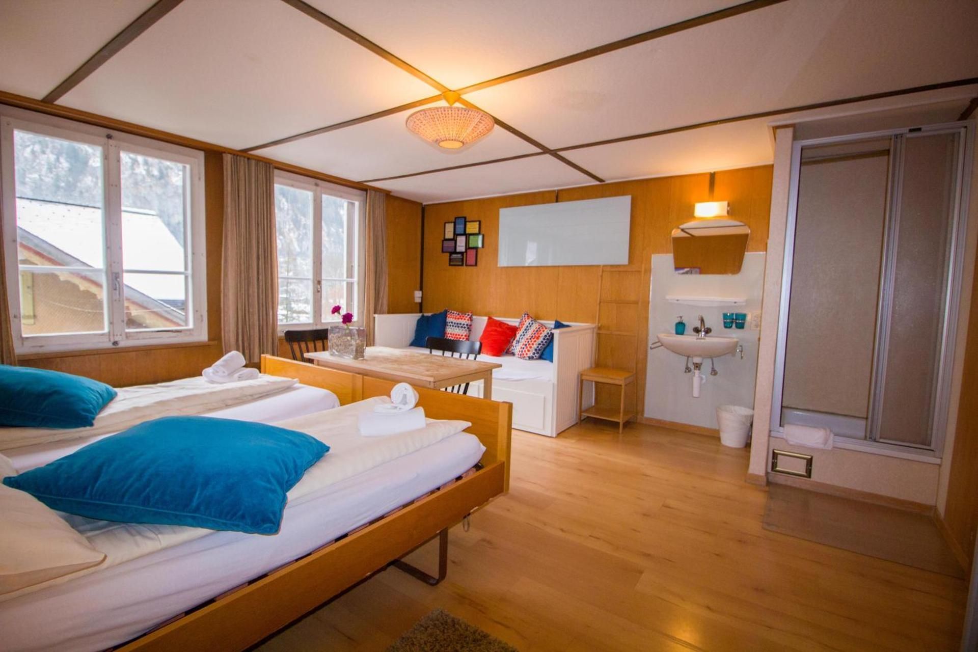 Twin Room with Shower