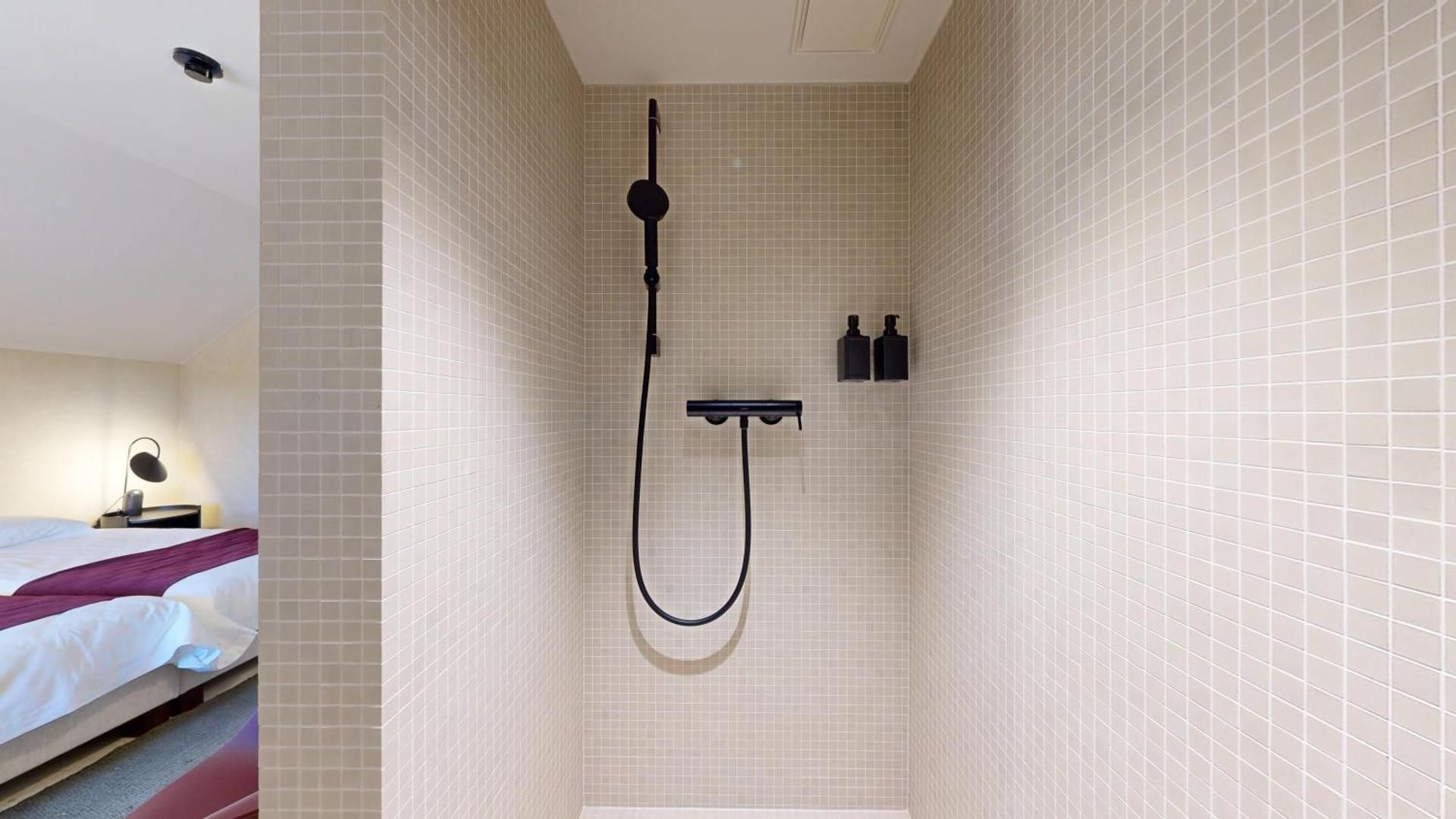 Coliving Voisins Collex Bossy Double Room with Shared Toilet 3