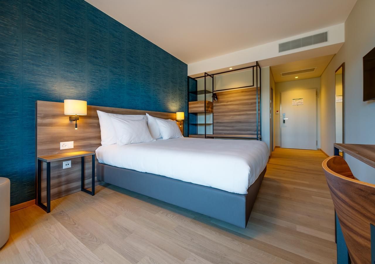 Classic Mountain View