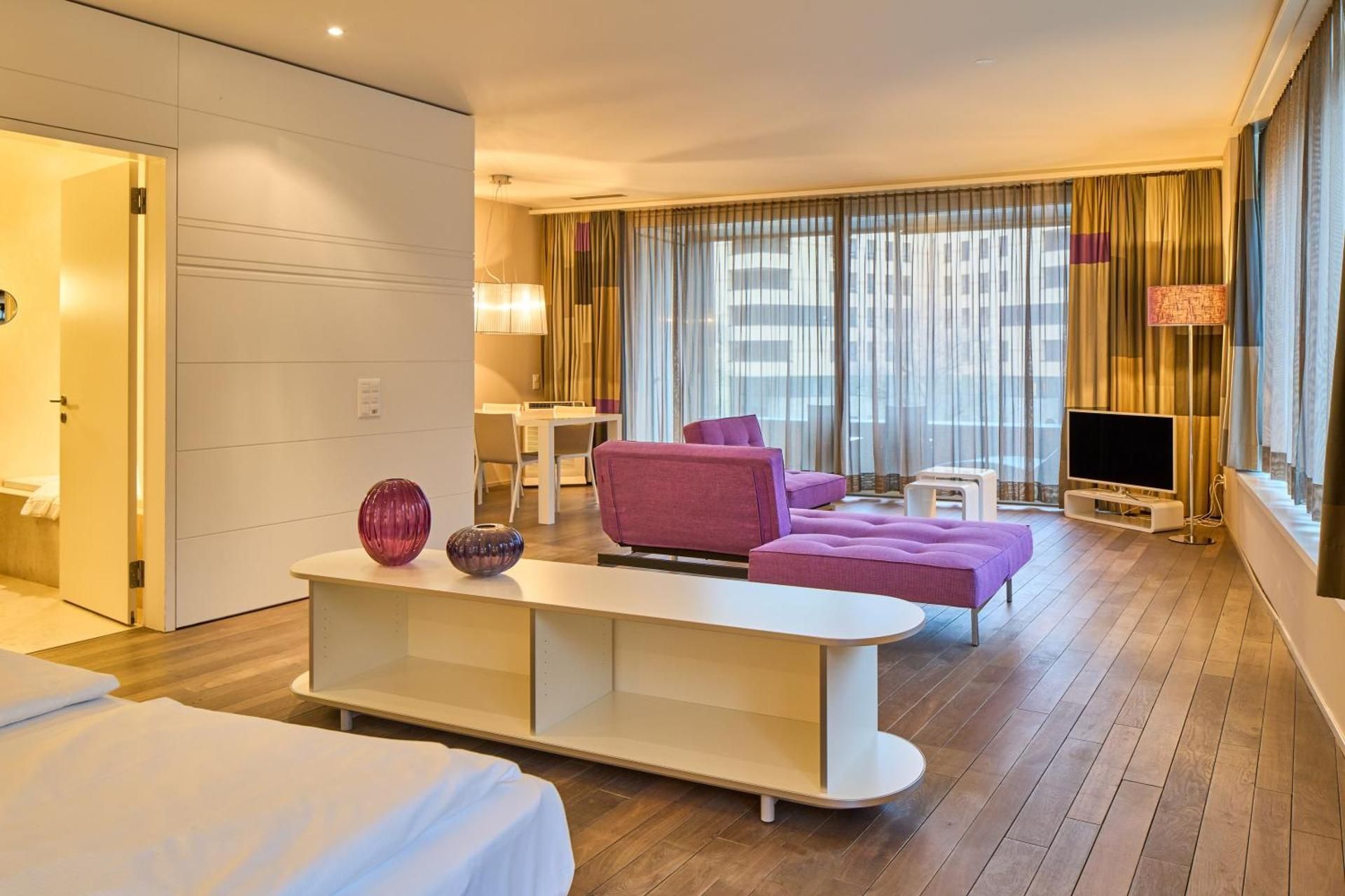 Junior Suite with Balcony and Riverview 