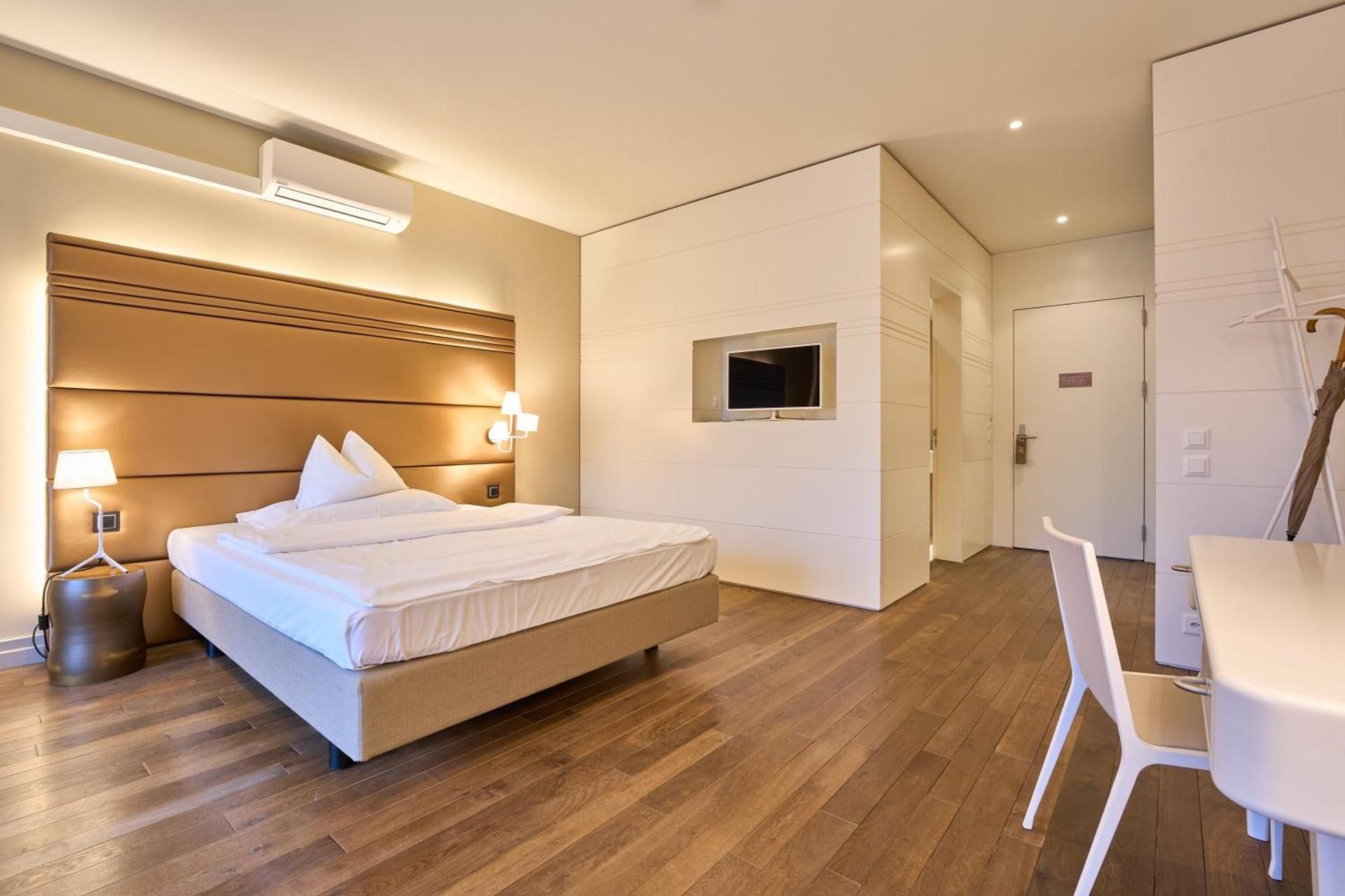 Superior Double Room with Balcony and Riverview