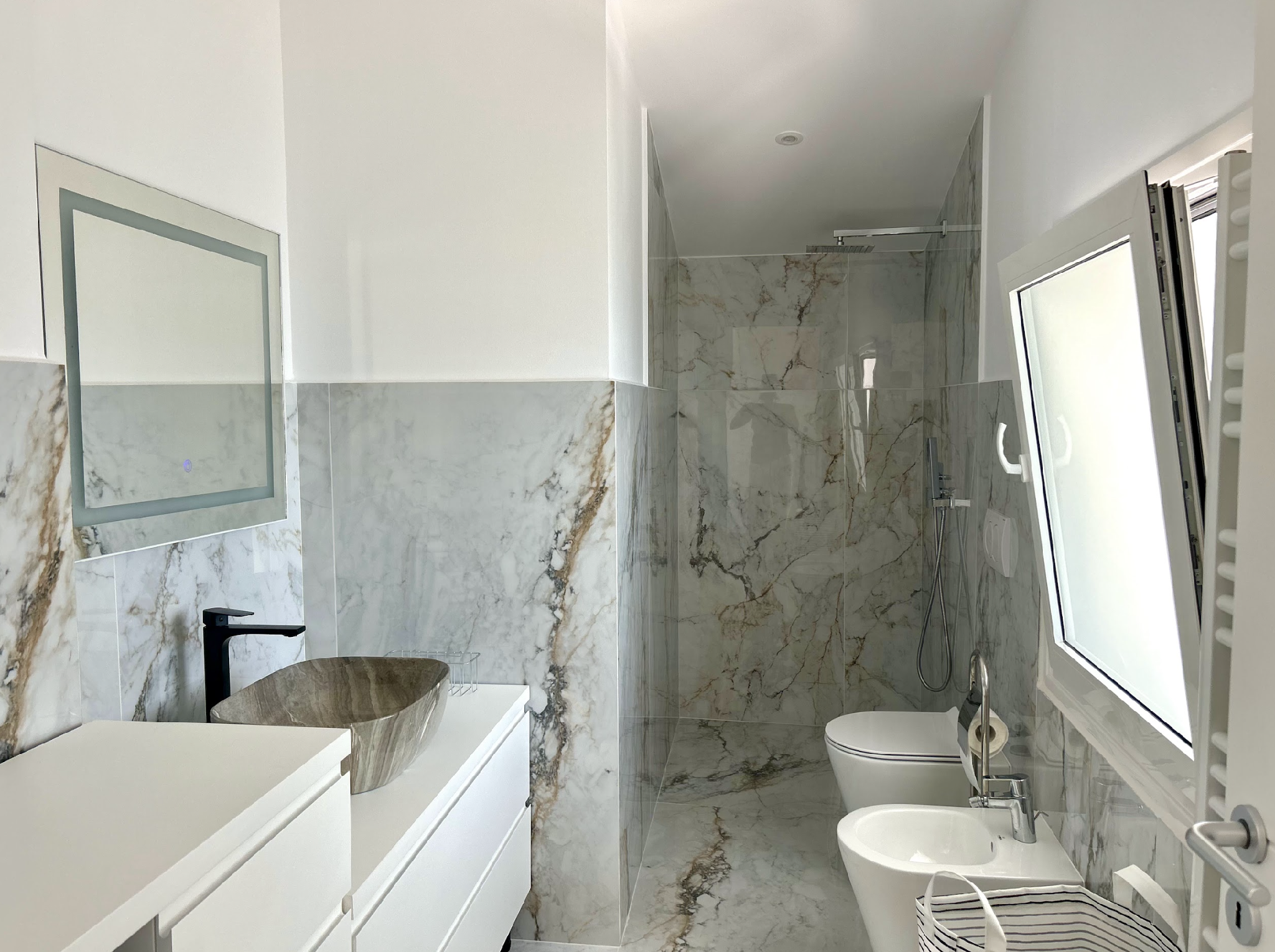 Ishem Greenview Apartments Penthouse 1 Bedroom Apartment - Balcony 2