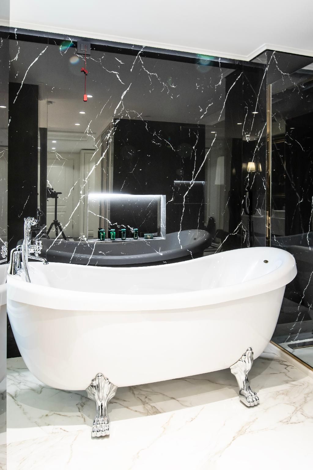 Premier King Suite with City View