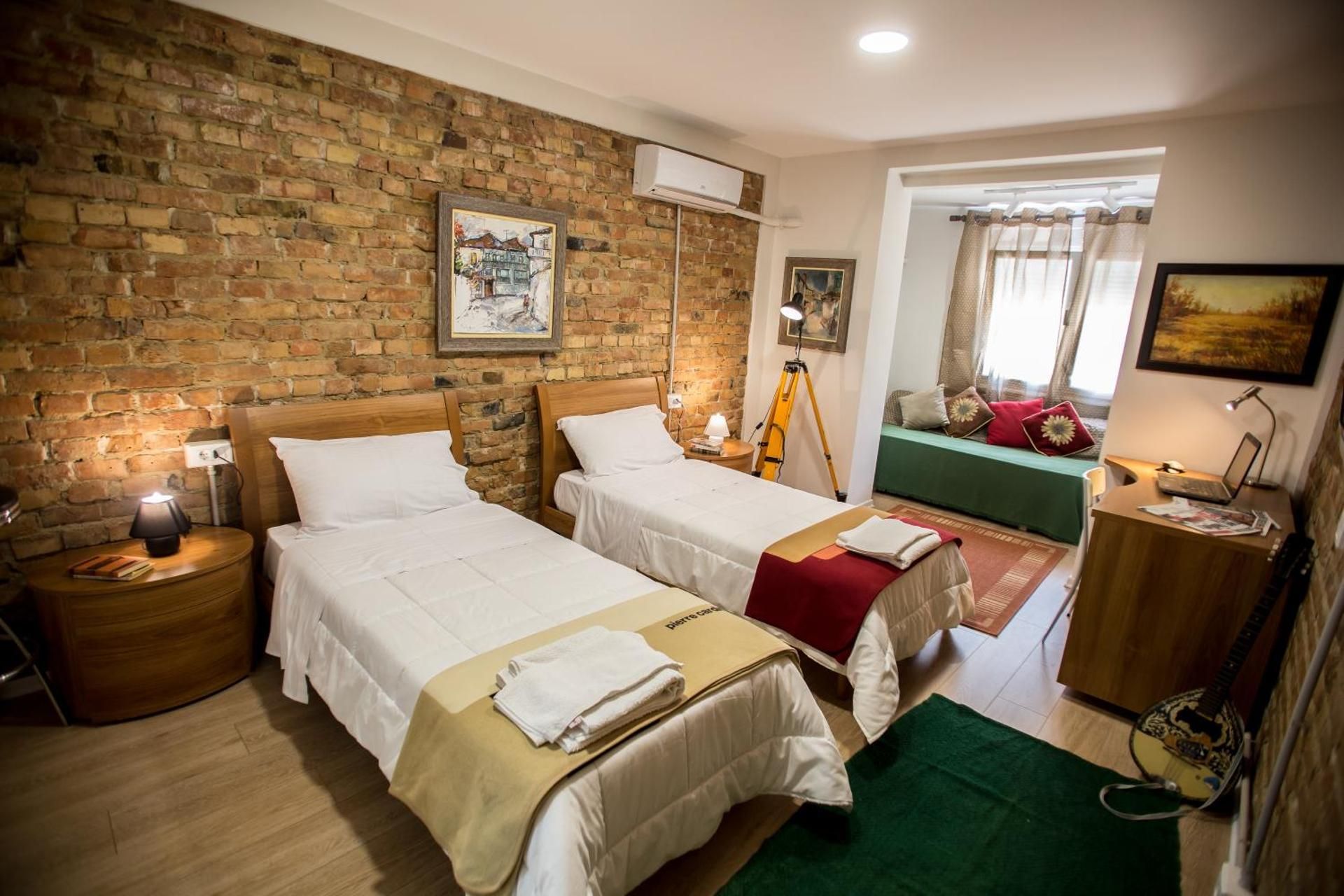 Deluxe Triple Suite