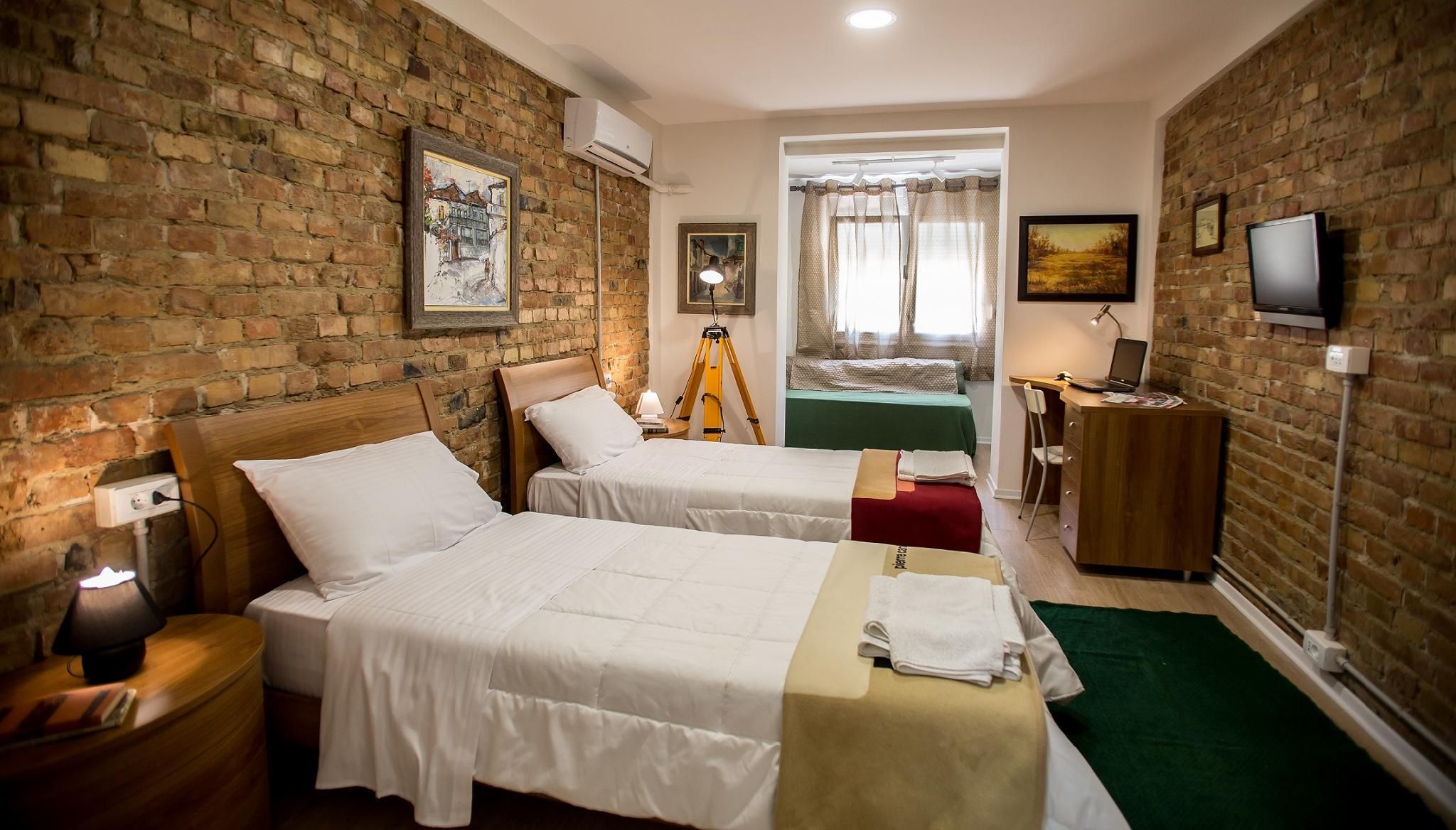 Deluxe Triple Suite