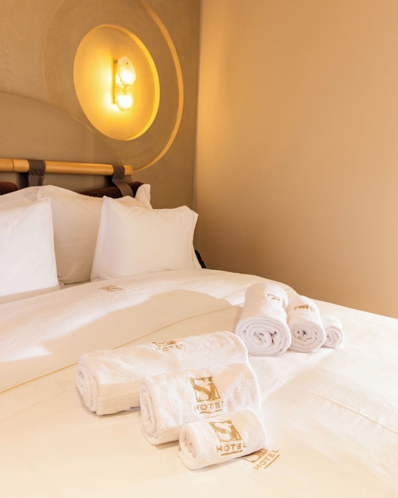 Si Hotel Standard Double Room, 1 Queen Bed, Balcony, City View 9