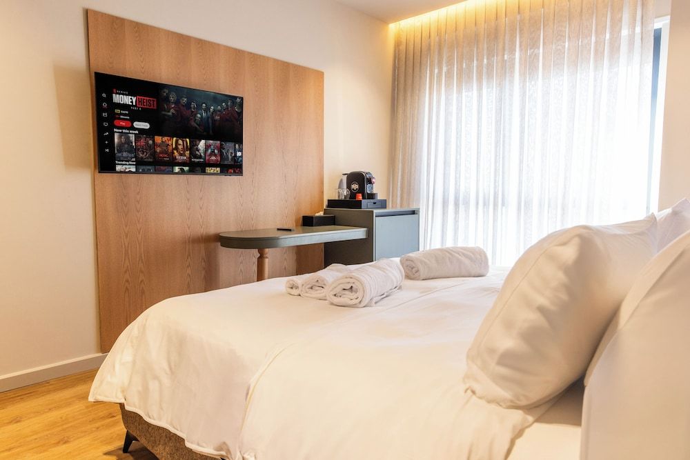 Si Hotel Standard Double Room, 1 Queen Bed, Balcony, City View 4