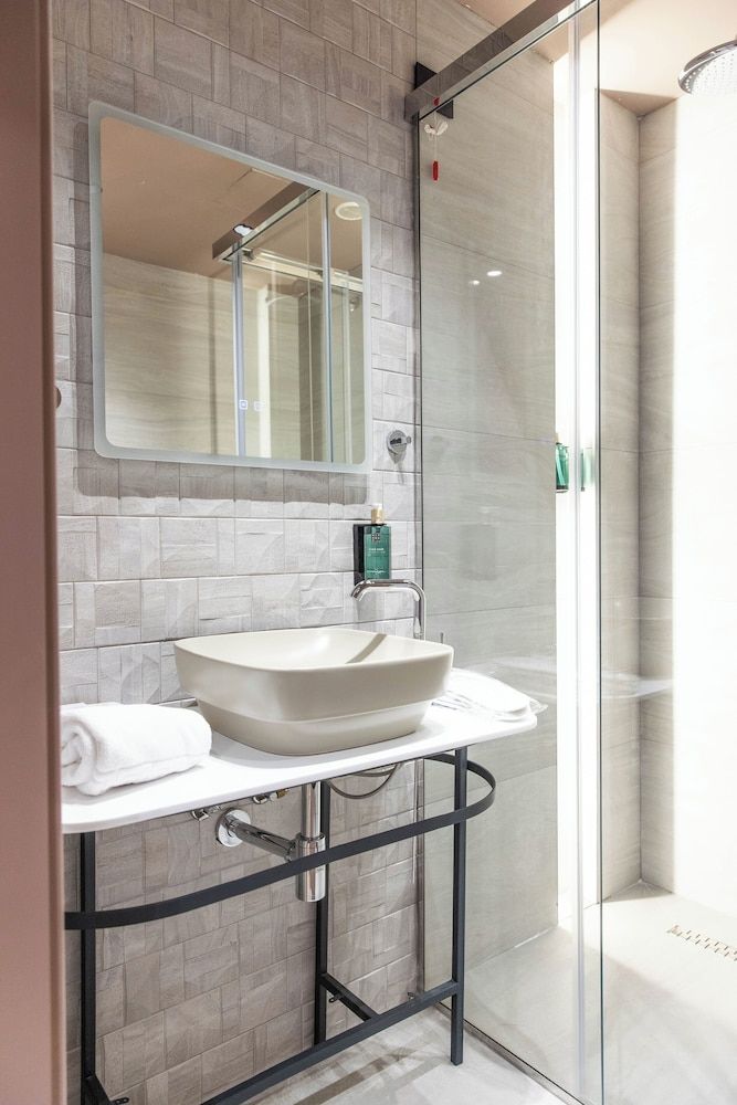 Si Hotel Standard Double Room, 1 Queen Bed, Balcony, City View 16