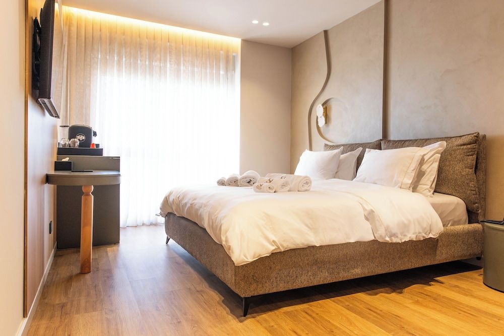 Si Hotel Standard Double Room, 1 Queen Bed, Balcony, City View 5