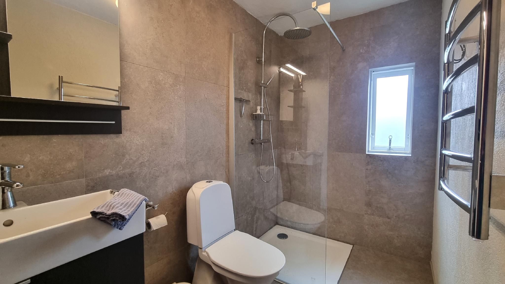 Hítarneskot Accommodation Four Bedroom Apartment with Patio 2