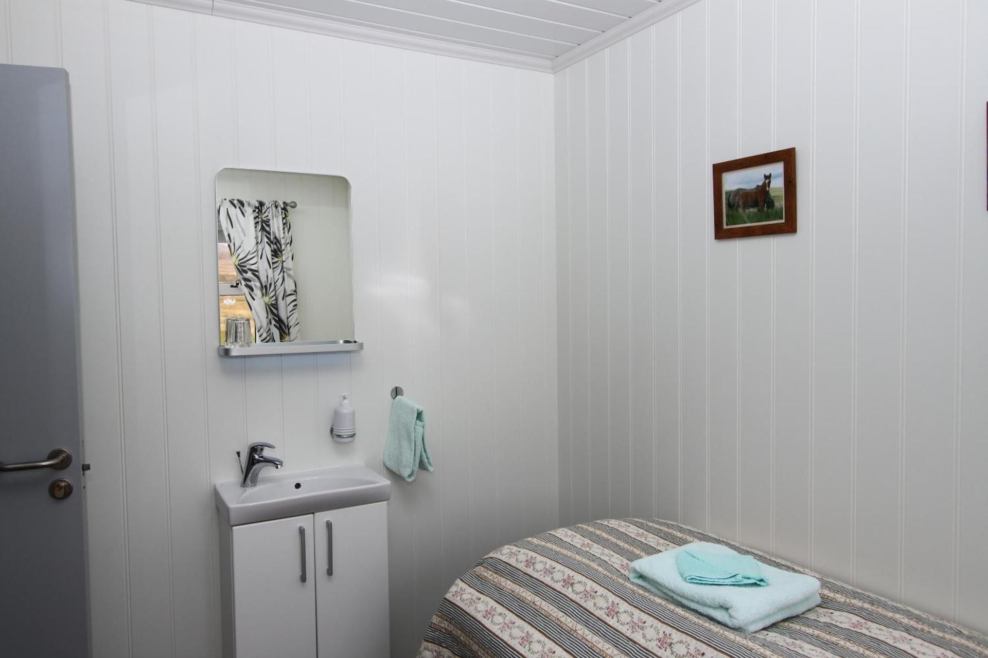 Single Room with Shared Bathroom