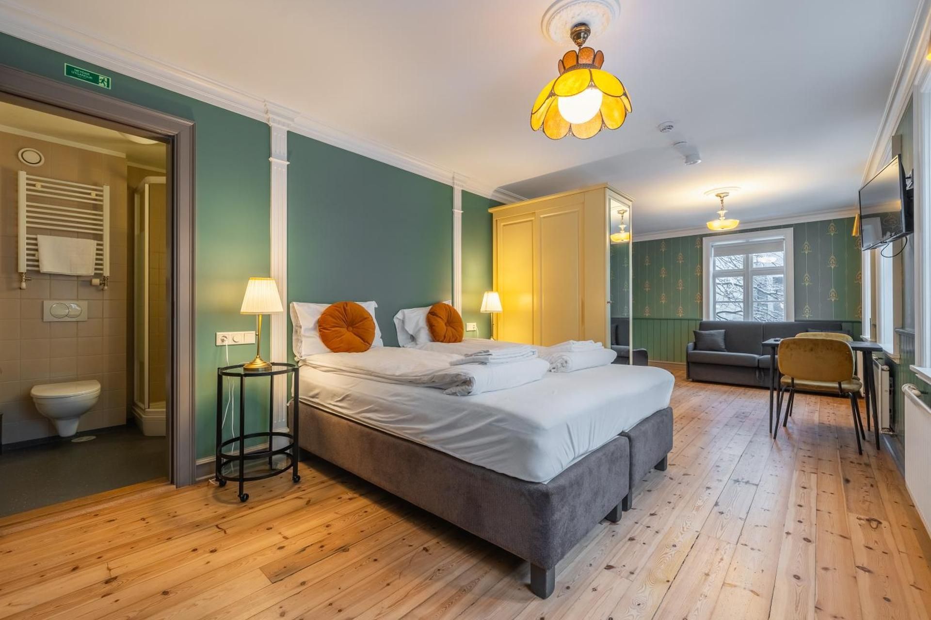 One-Bedroom Apartment