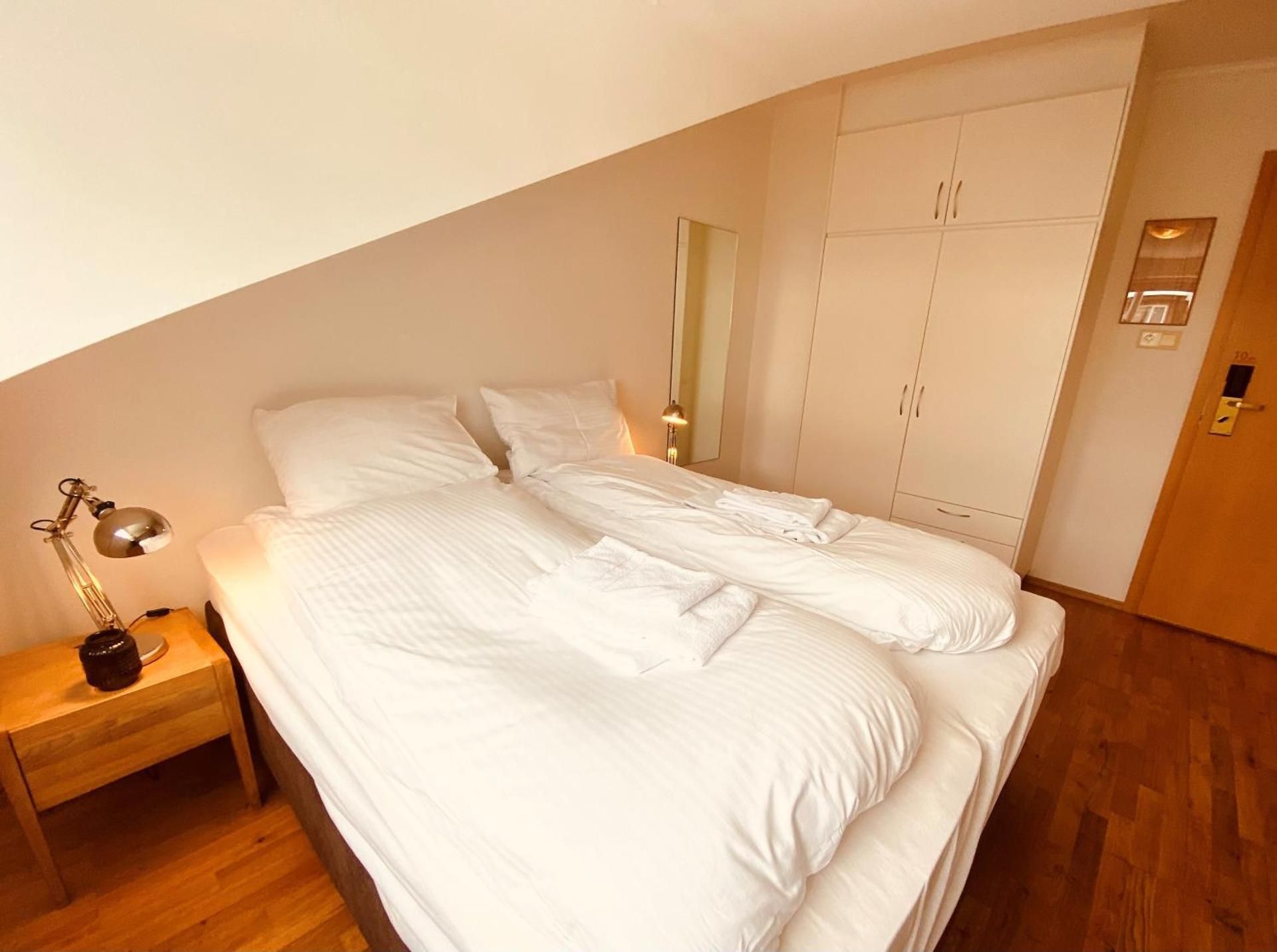 Twin Budget Room with Shared Bathroom