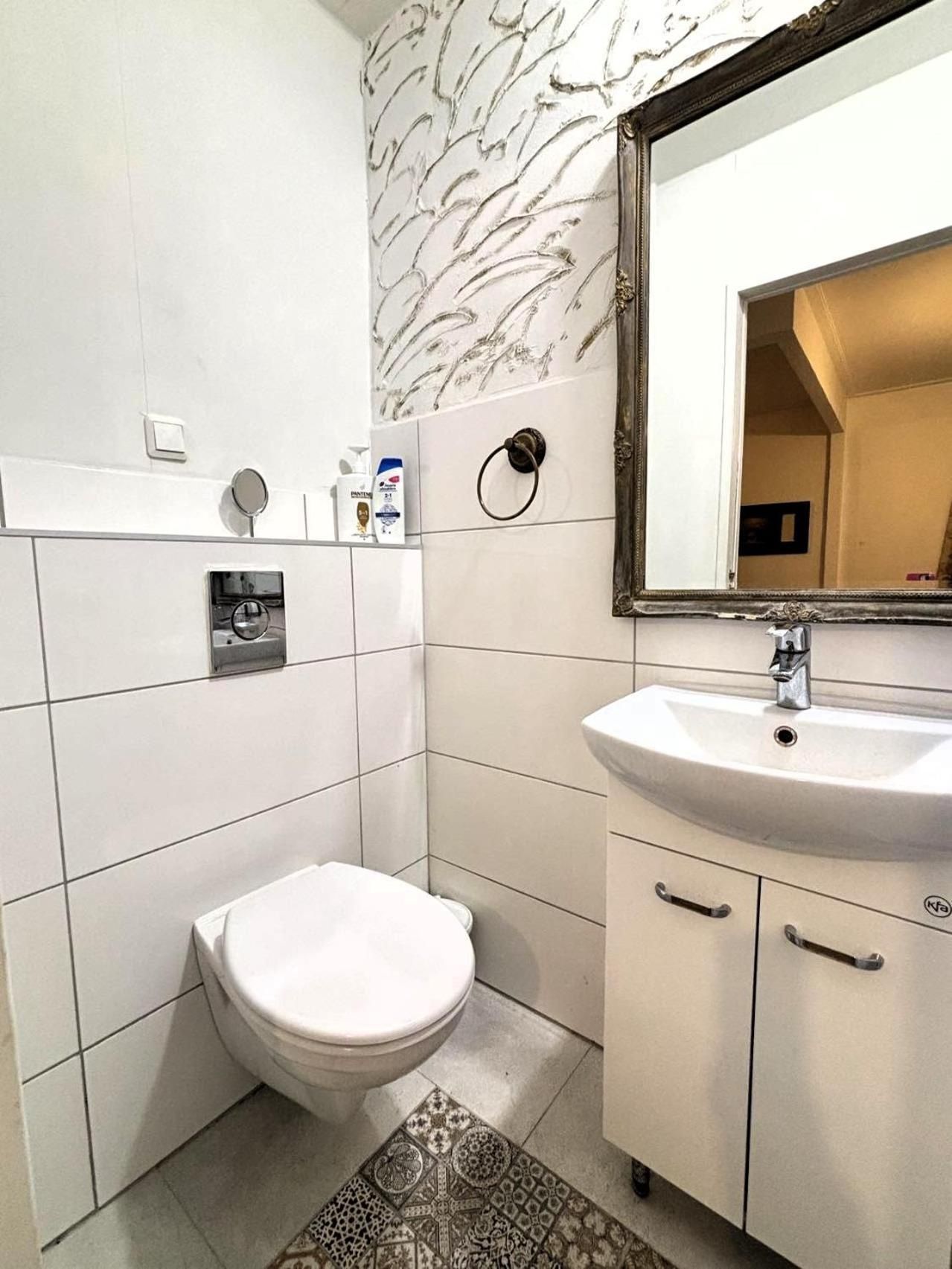 Twin Room with Private Bathroom