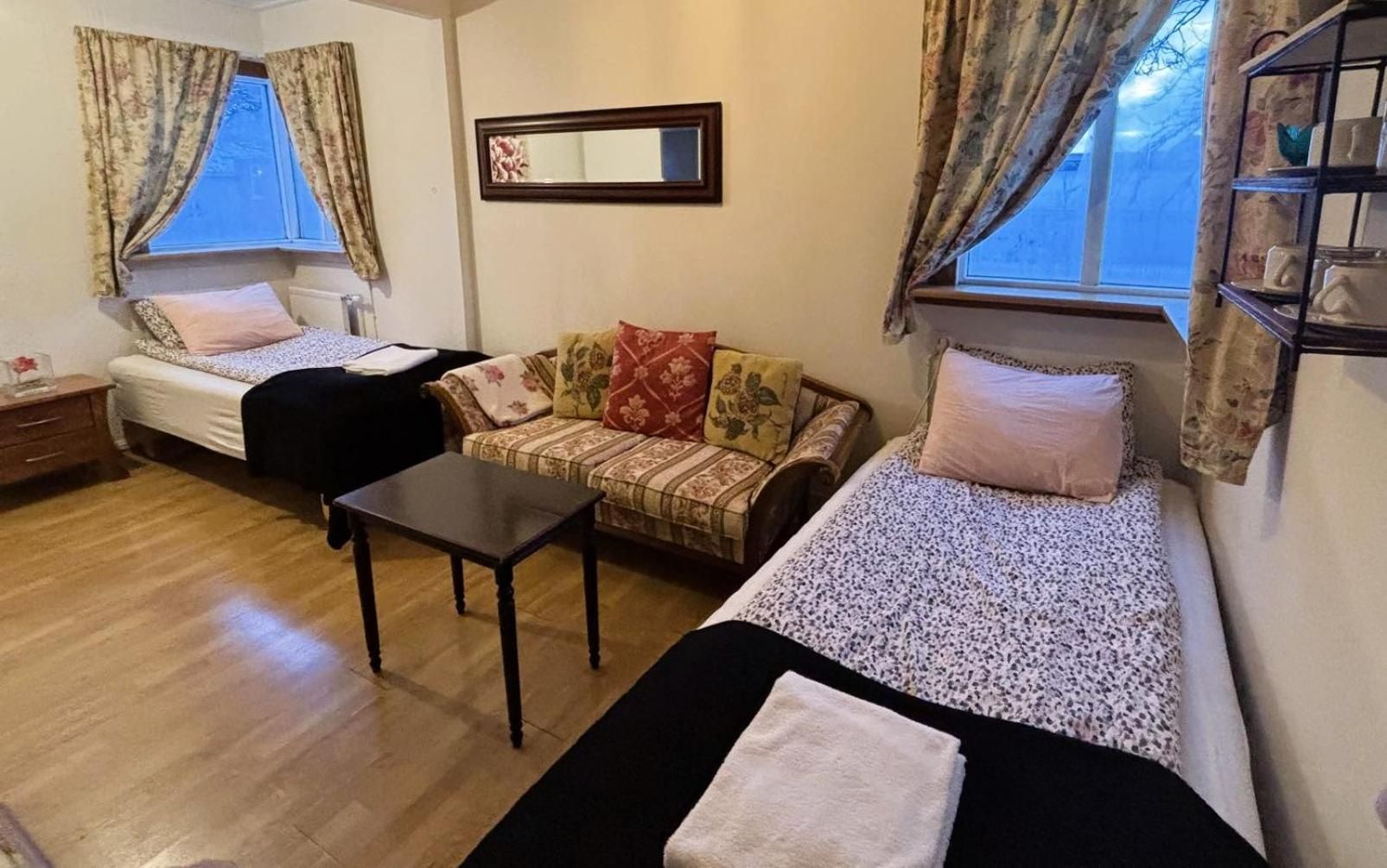 Twin Room with Private Bathroom
