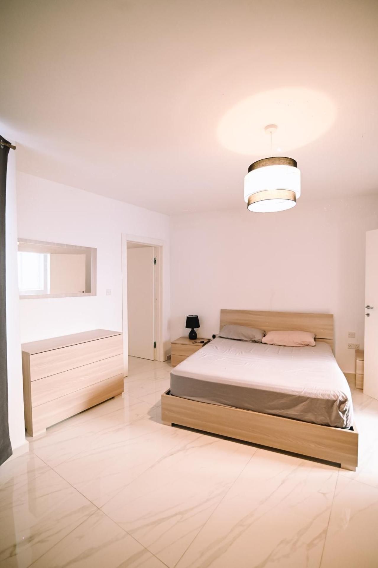 Spacious 3 bedroom in Sliema!