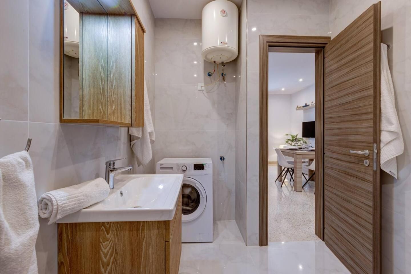 Double or Twin Room with Private Bathroom