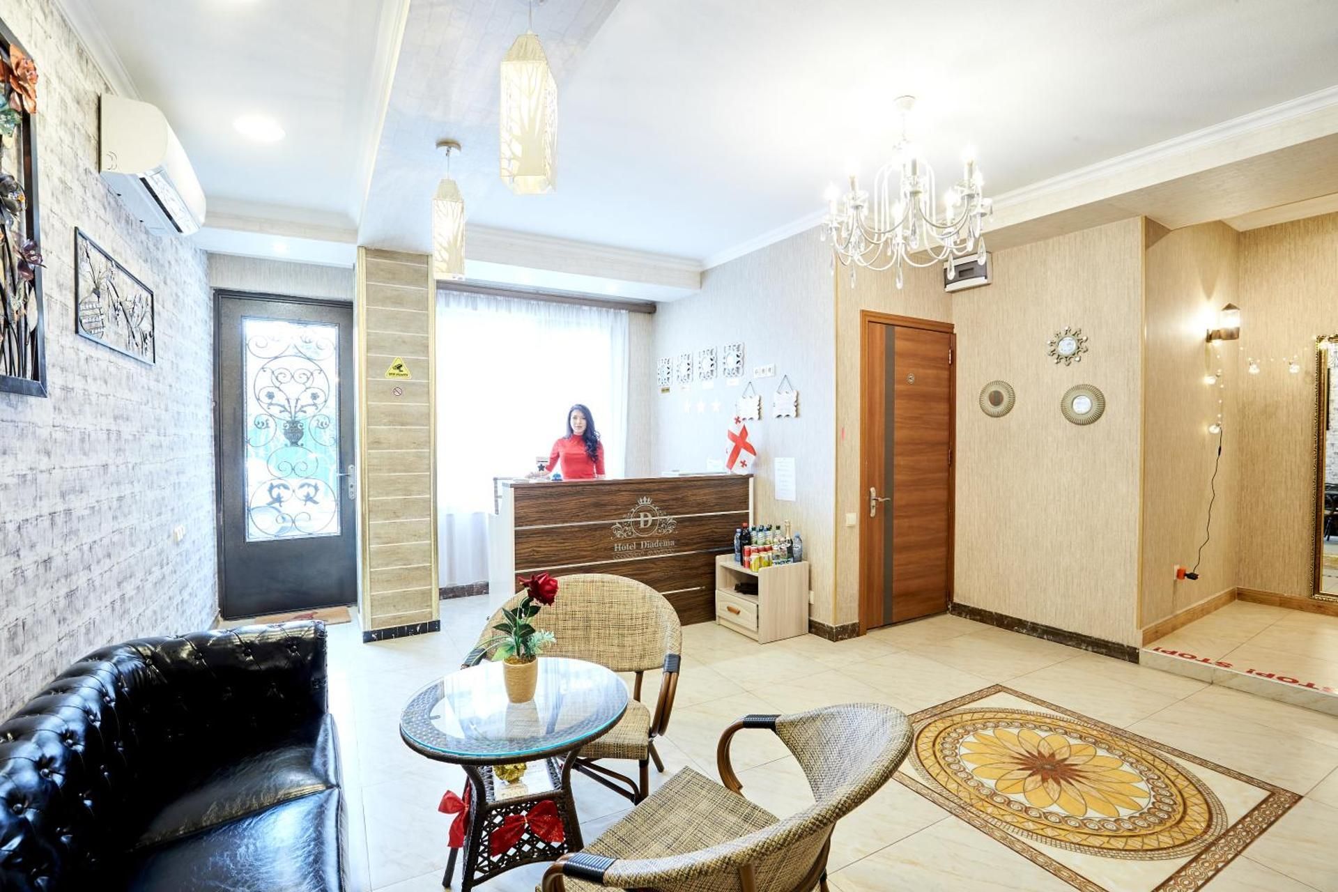 shared lounge/tv area