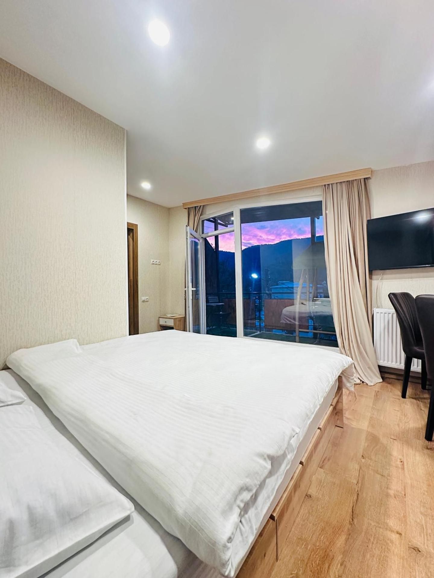 Double Room with Mountain View