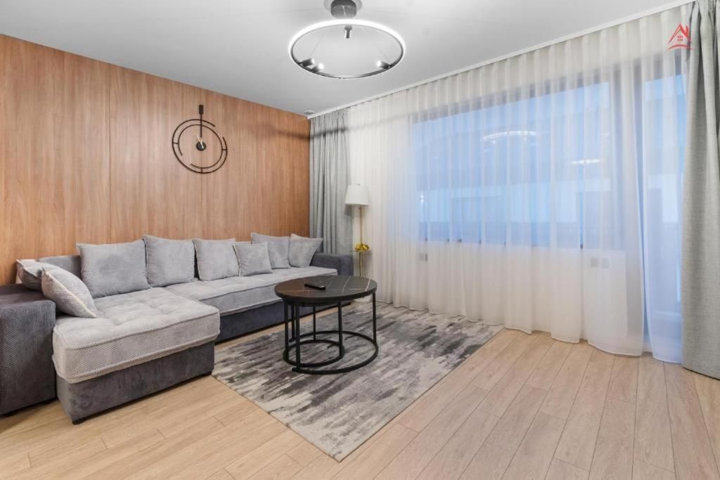 One-Bedroom Apartment with Balcony and Mountain View  