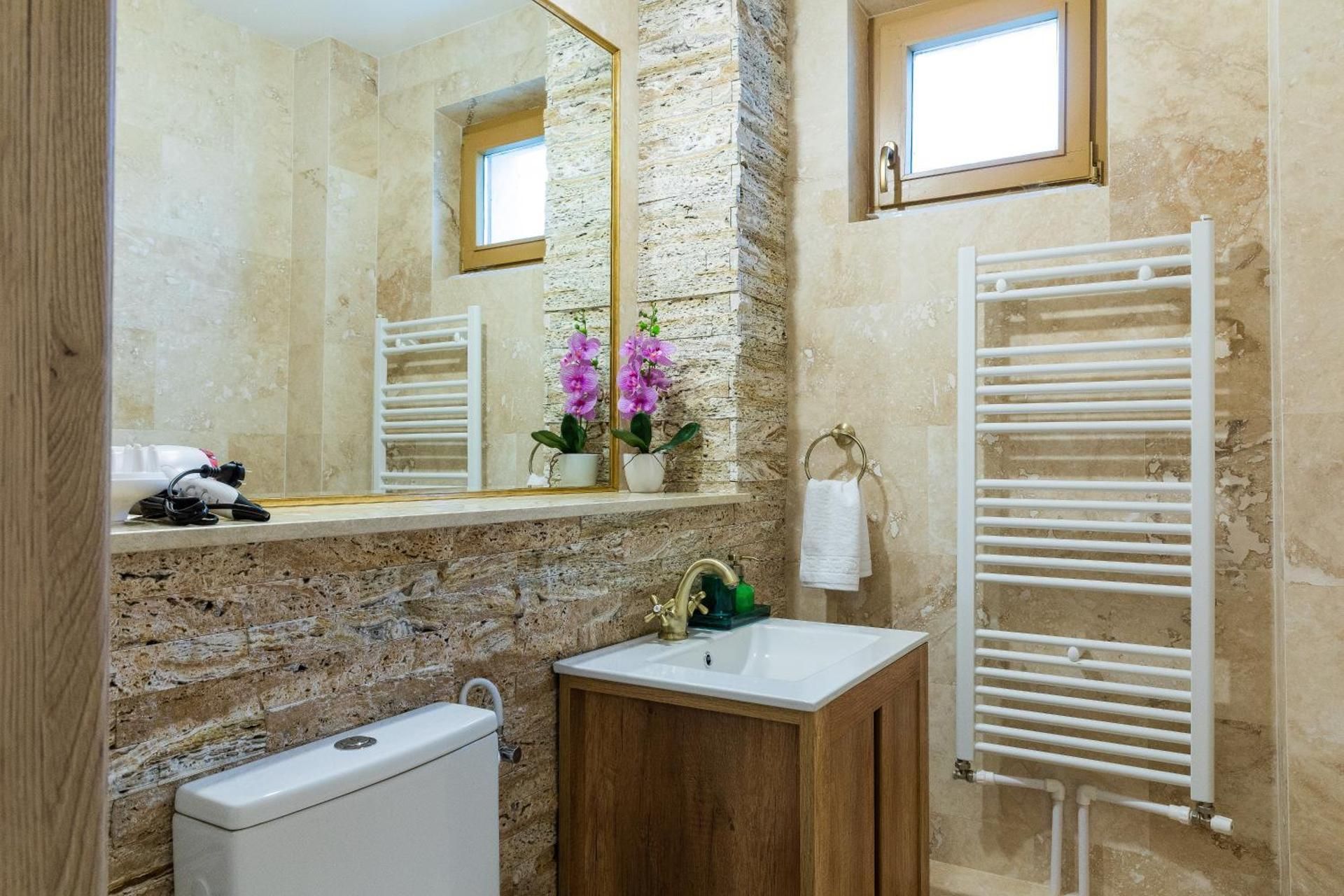 Apartment - Split Level
