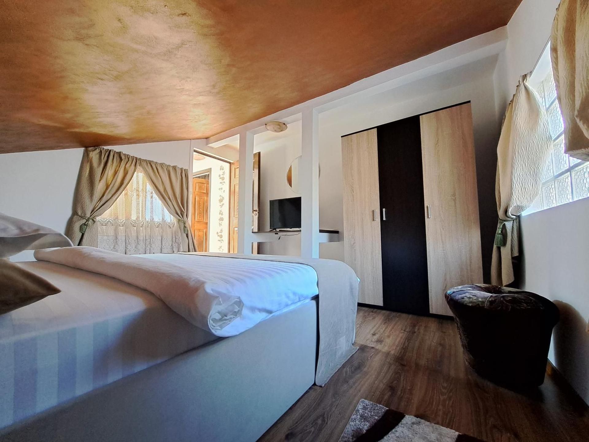 Apartment - Split Level