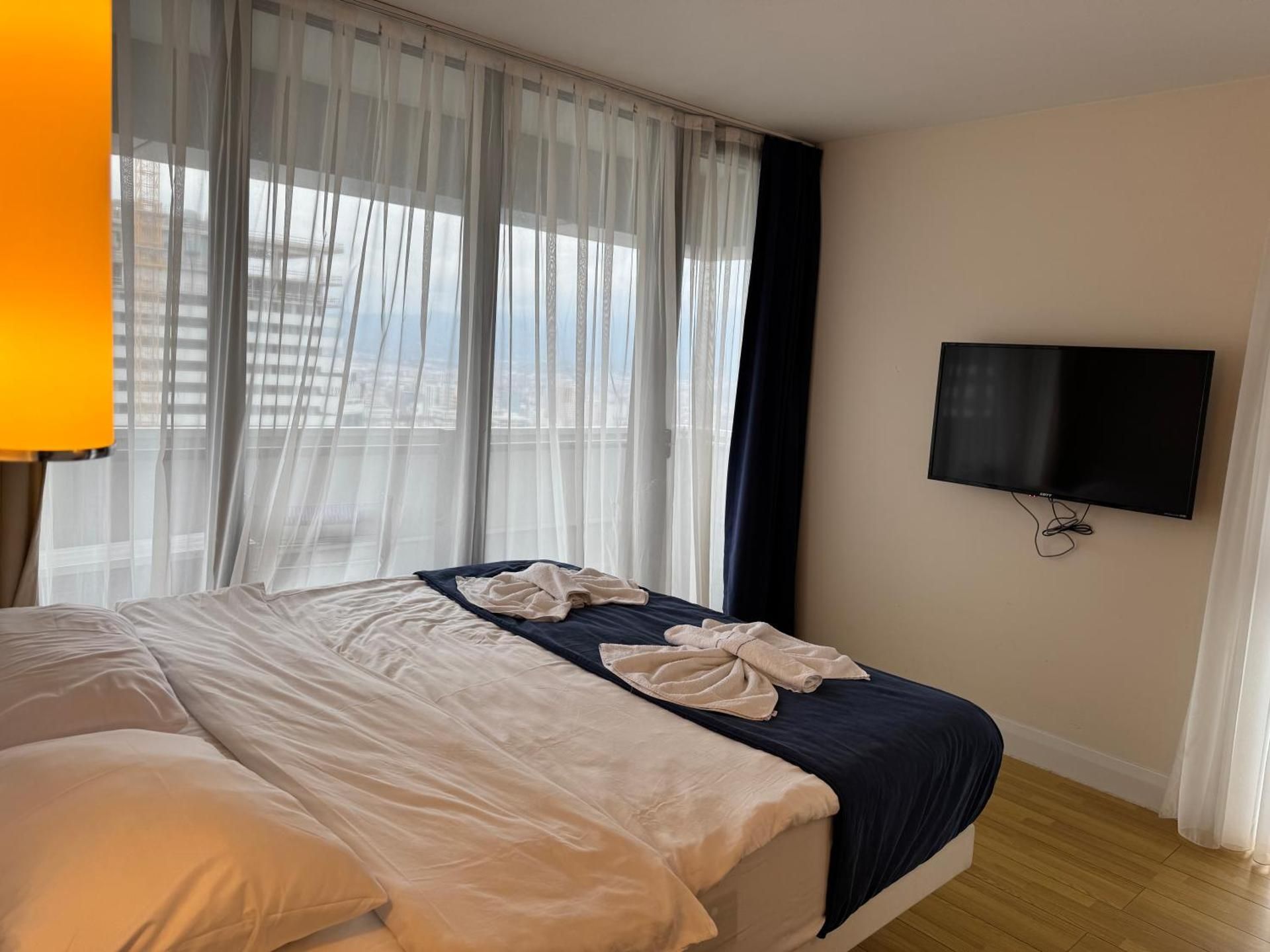 Two-Bedroom Apartment with Balcony and Sea View