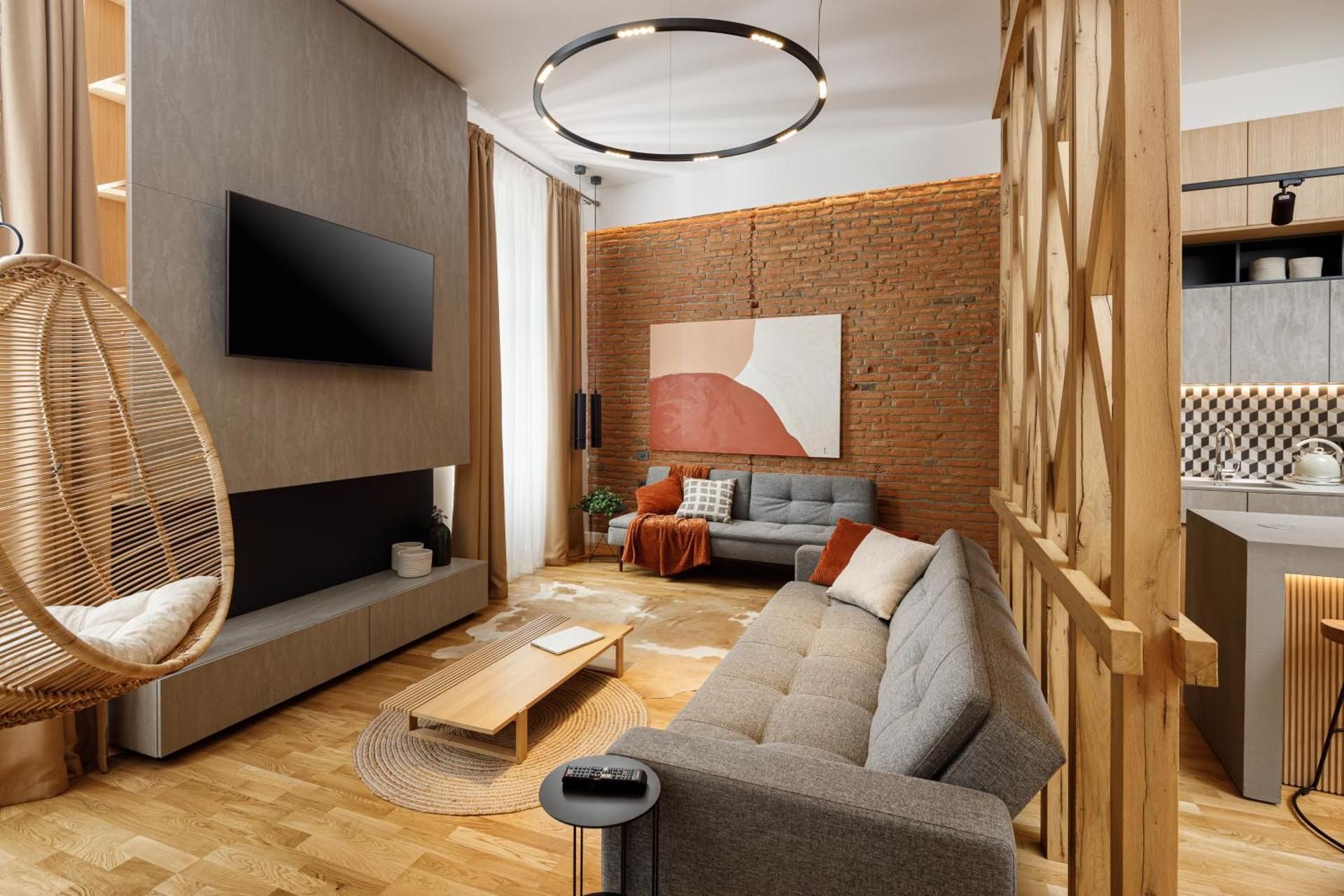 Deluxe Apartment with Hanging Chair