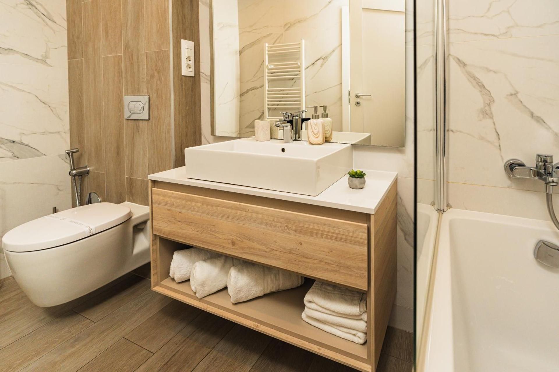 Superior King Suite