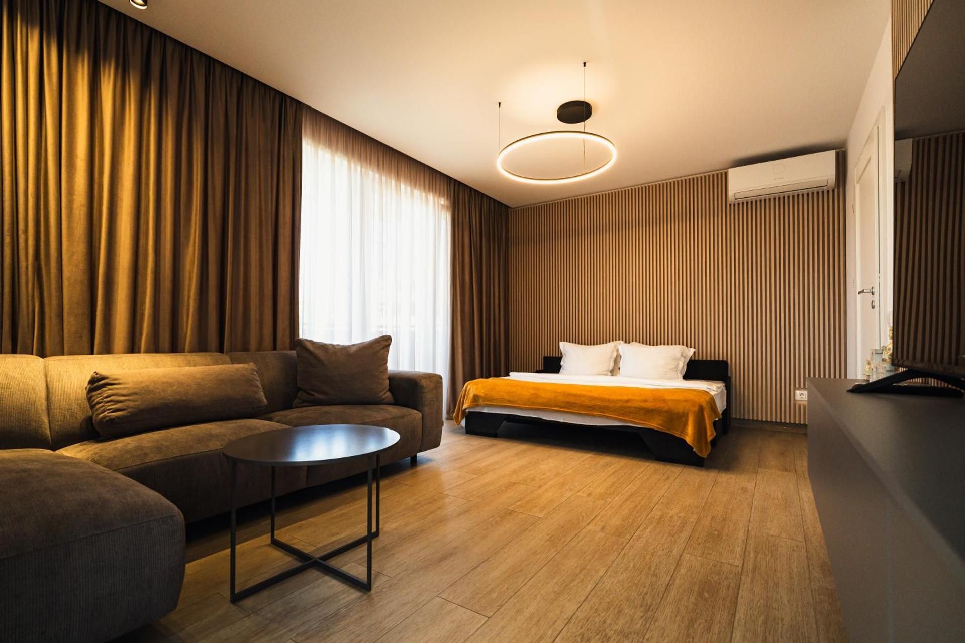 Superior King Suite