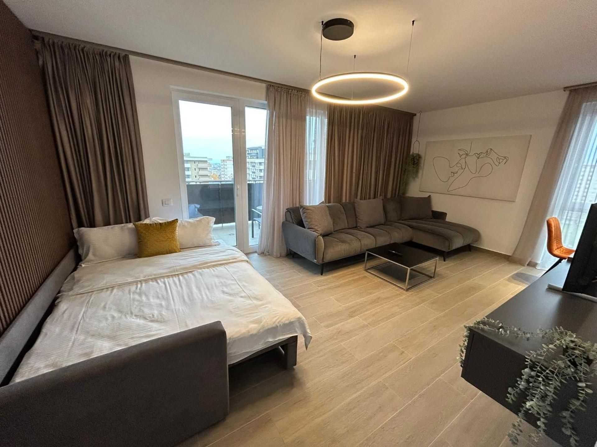 Superior One-Bedroom Apartment