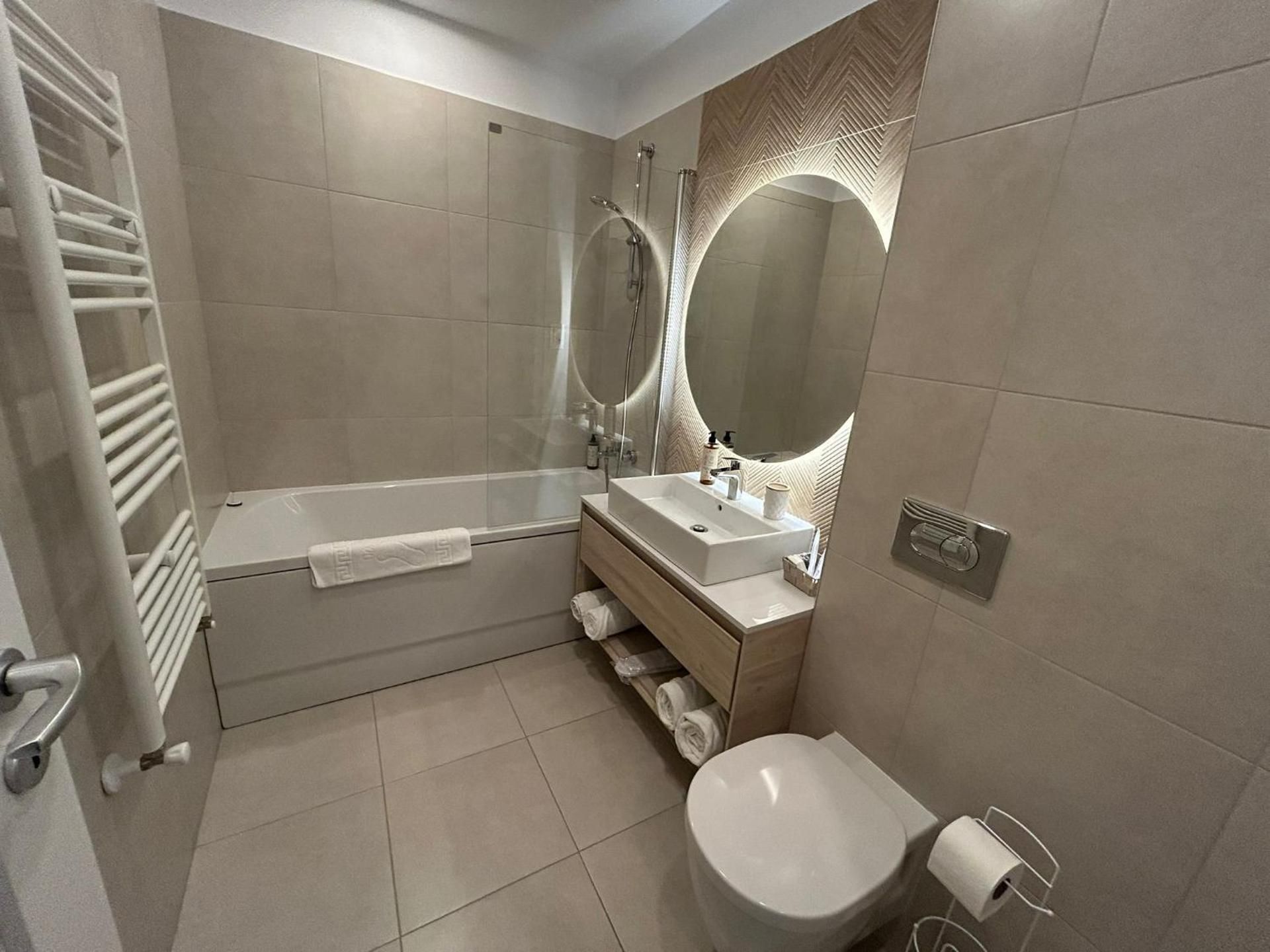 Superior One-Bedroom Apartment
