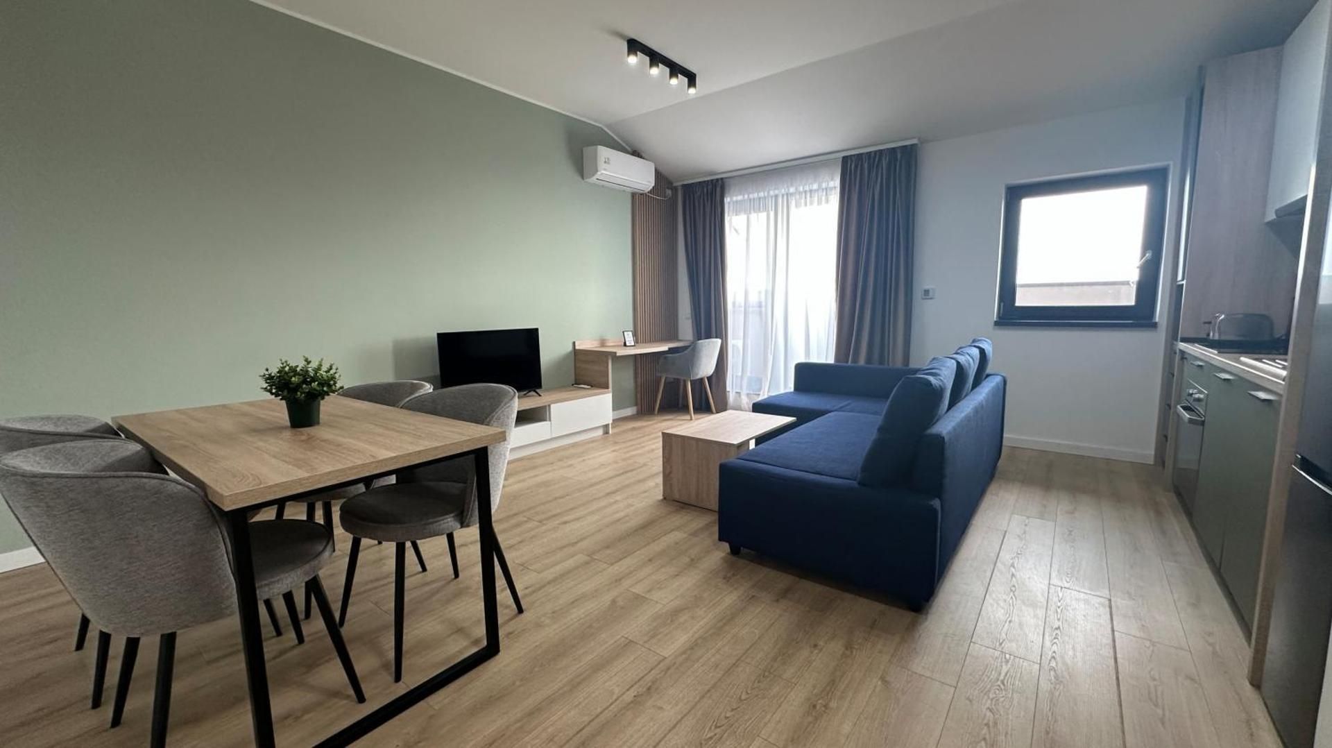 One-Bedroom Apartment with Balcony