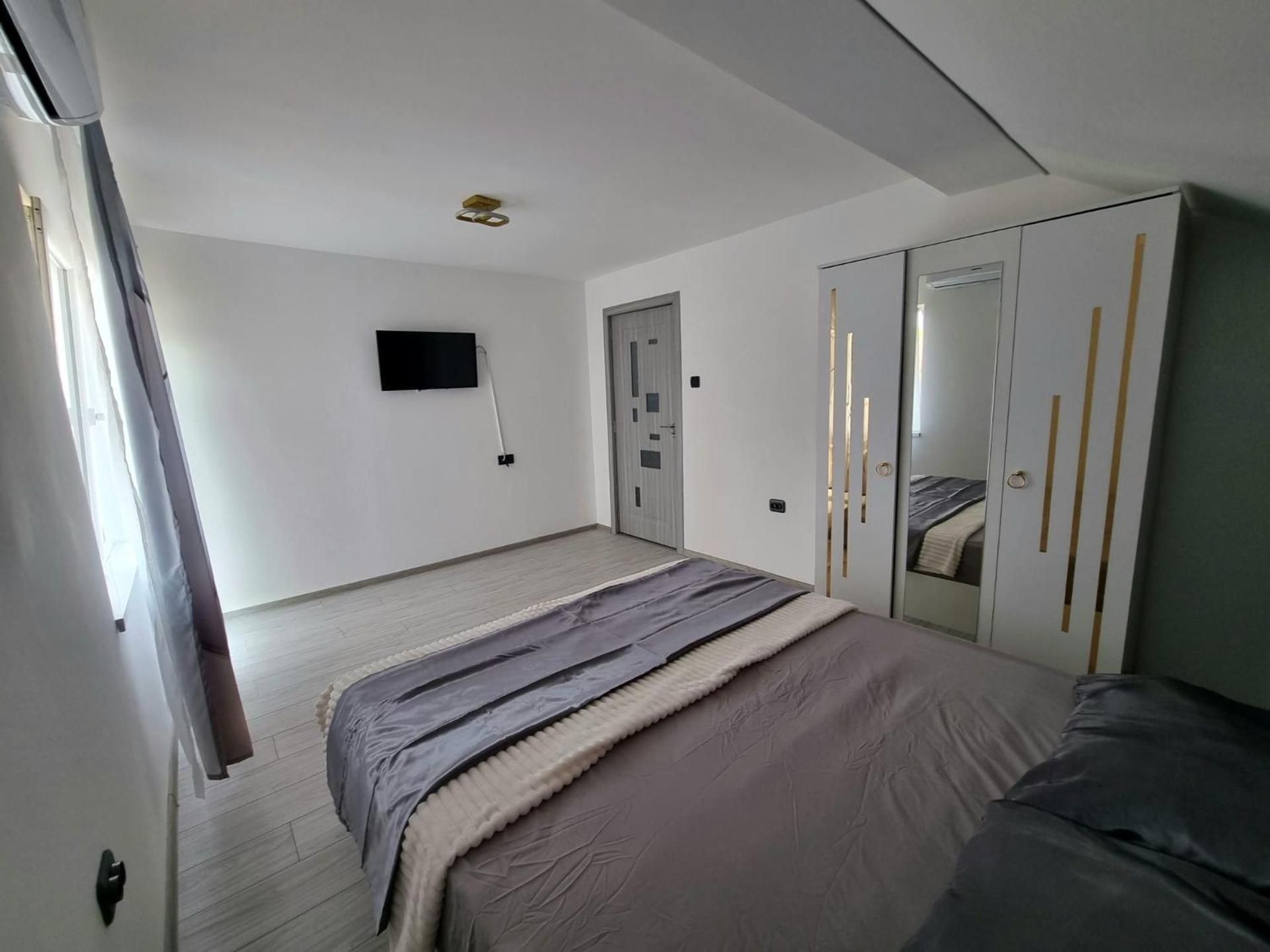 One-Bedroom Apartment with Balcony