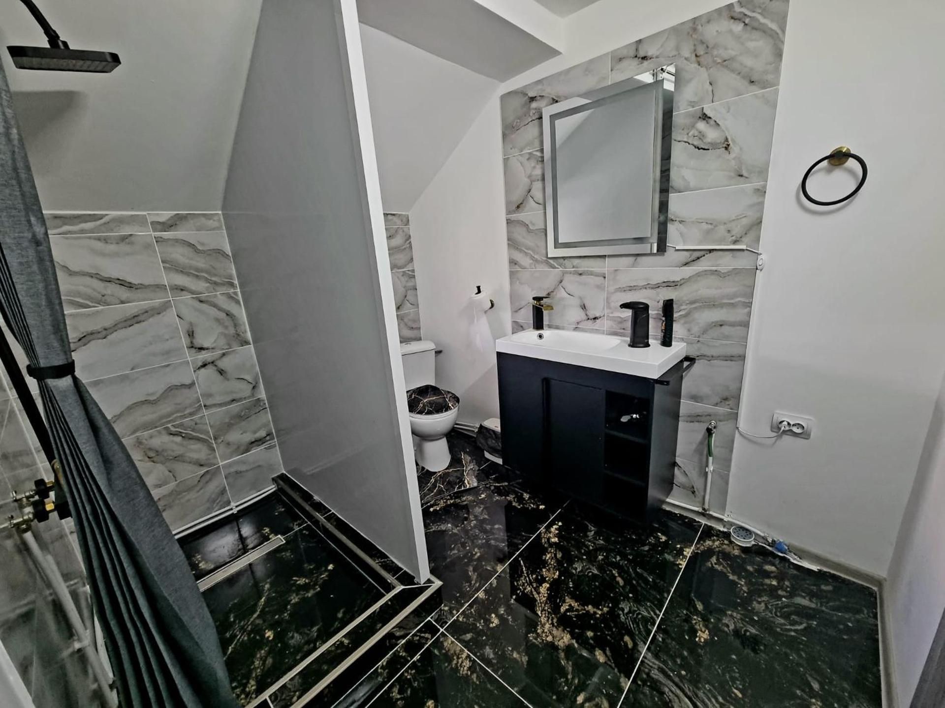One-Bedroom Apartment with Balcony