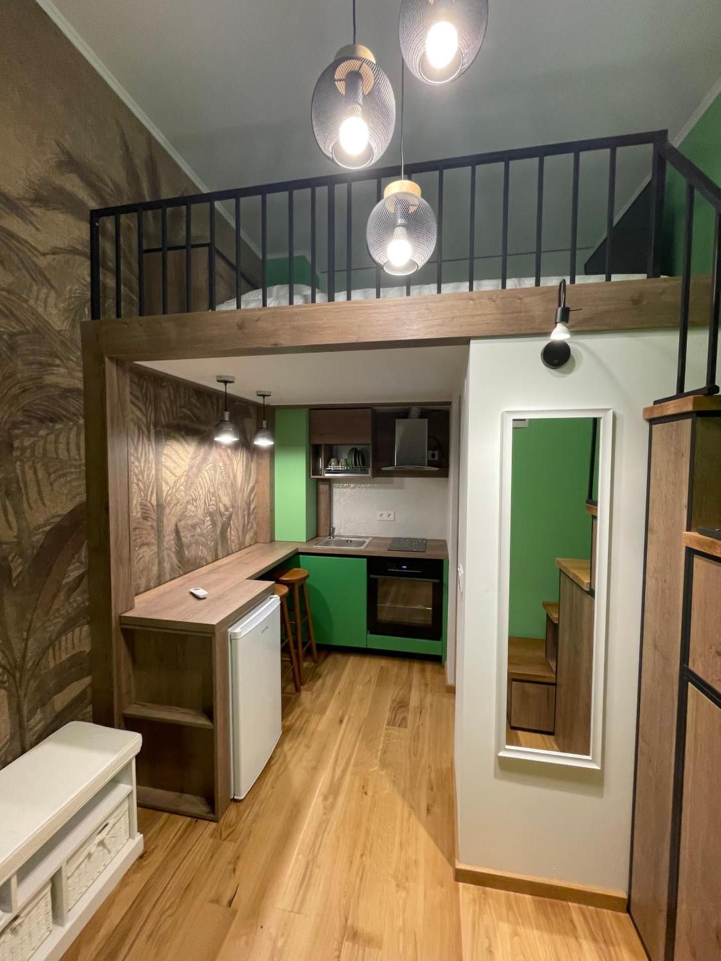Deluxe King Studio