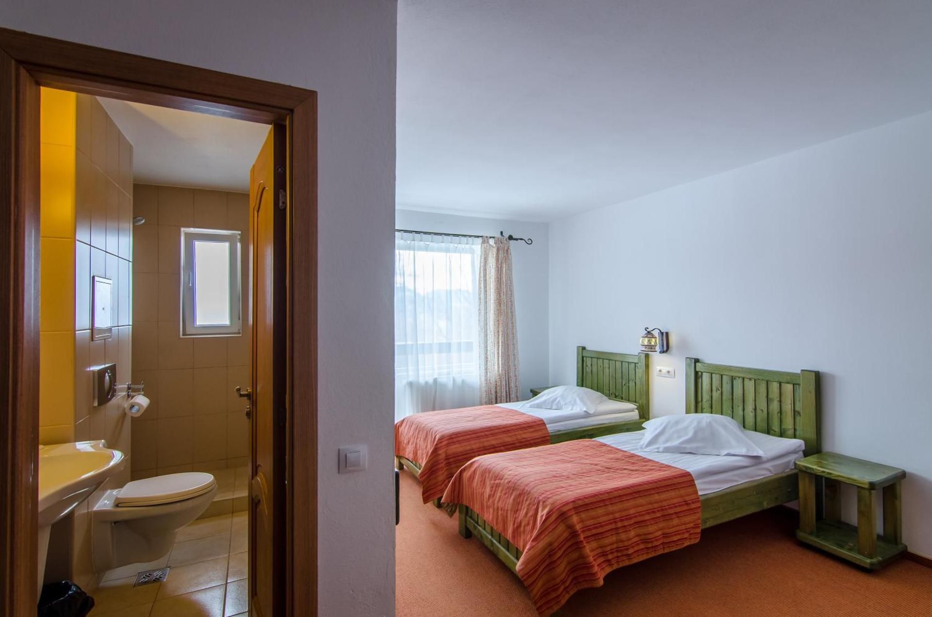 Economy Twin Room