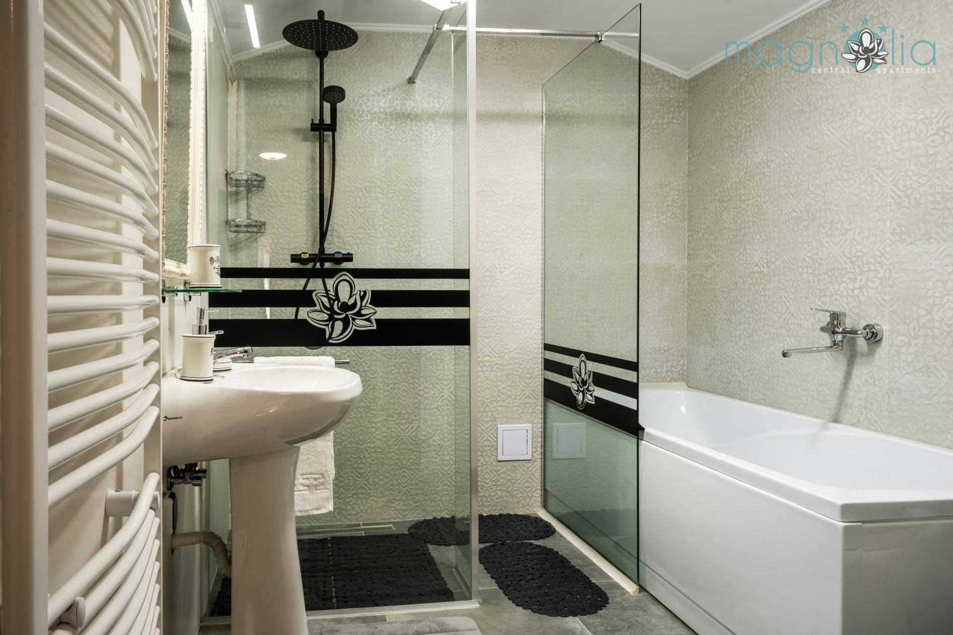 Magnolia Central Apartment #1 Two-Bedroom Apartment 2