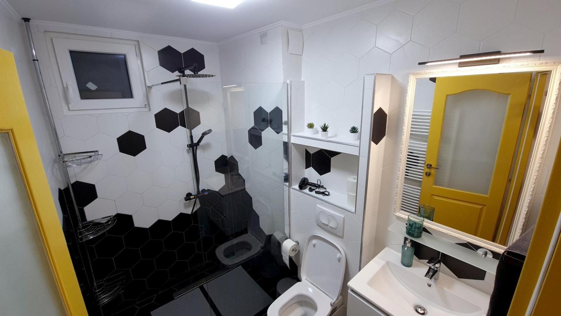 Magnolia Central Apartment #1 One-Bedroom Apartment