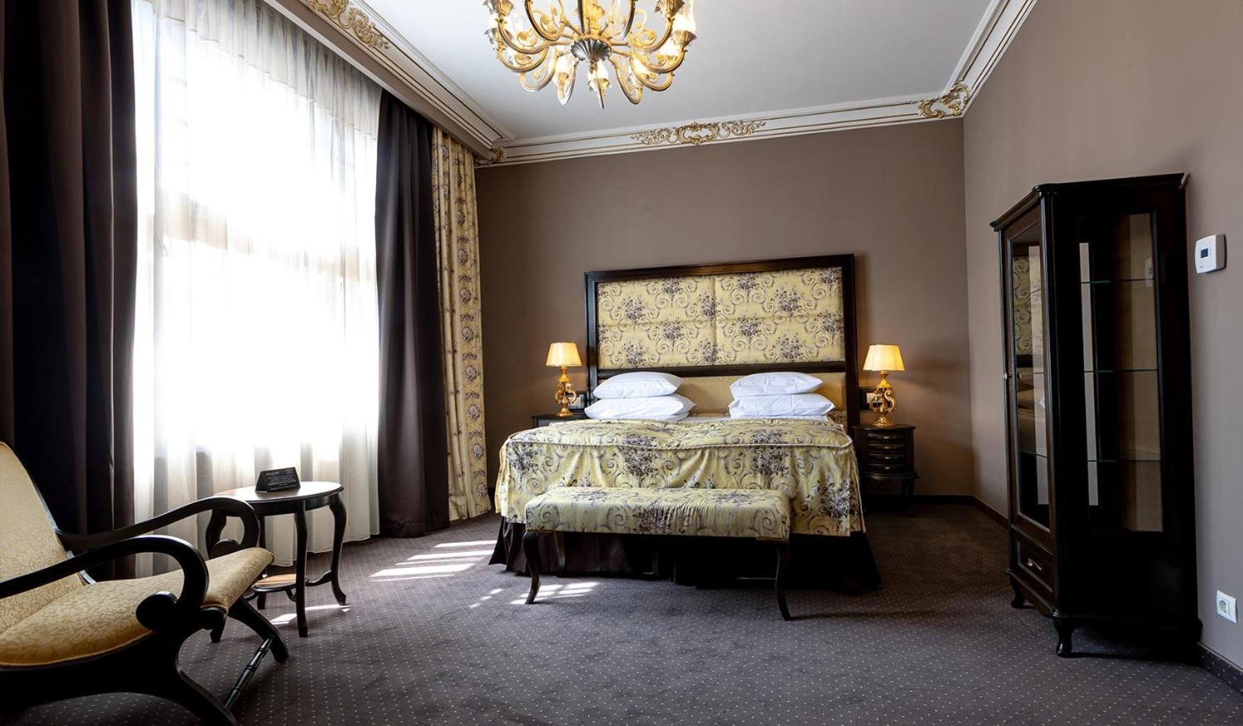 Large Double Room