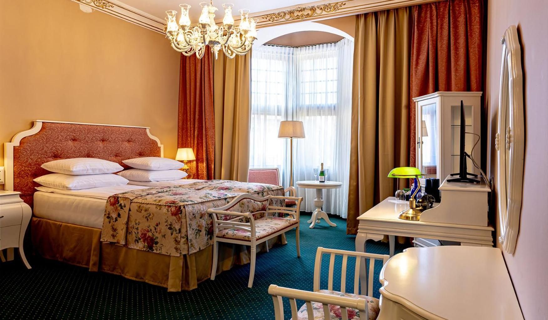 Deluxe Double Room with Bath