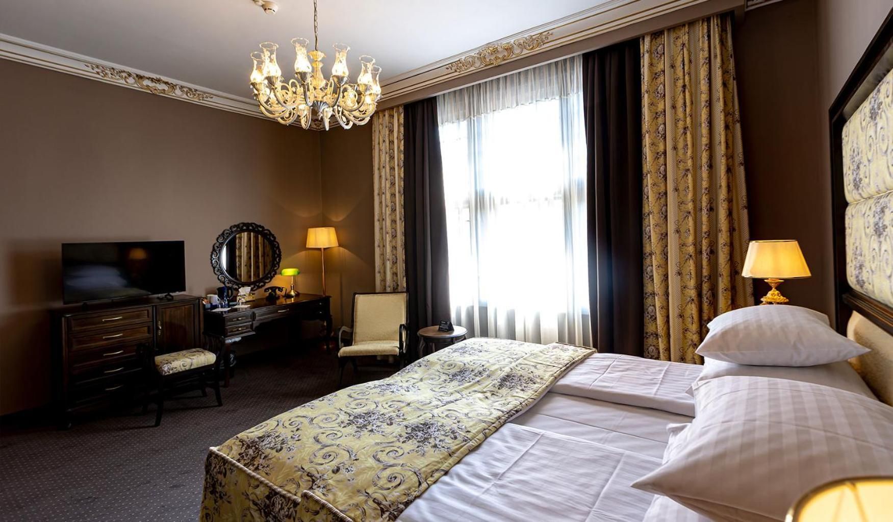 Large Double Room