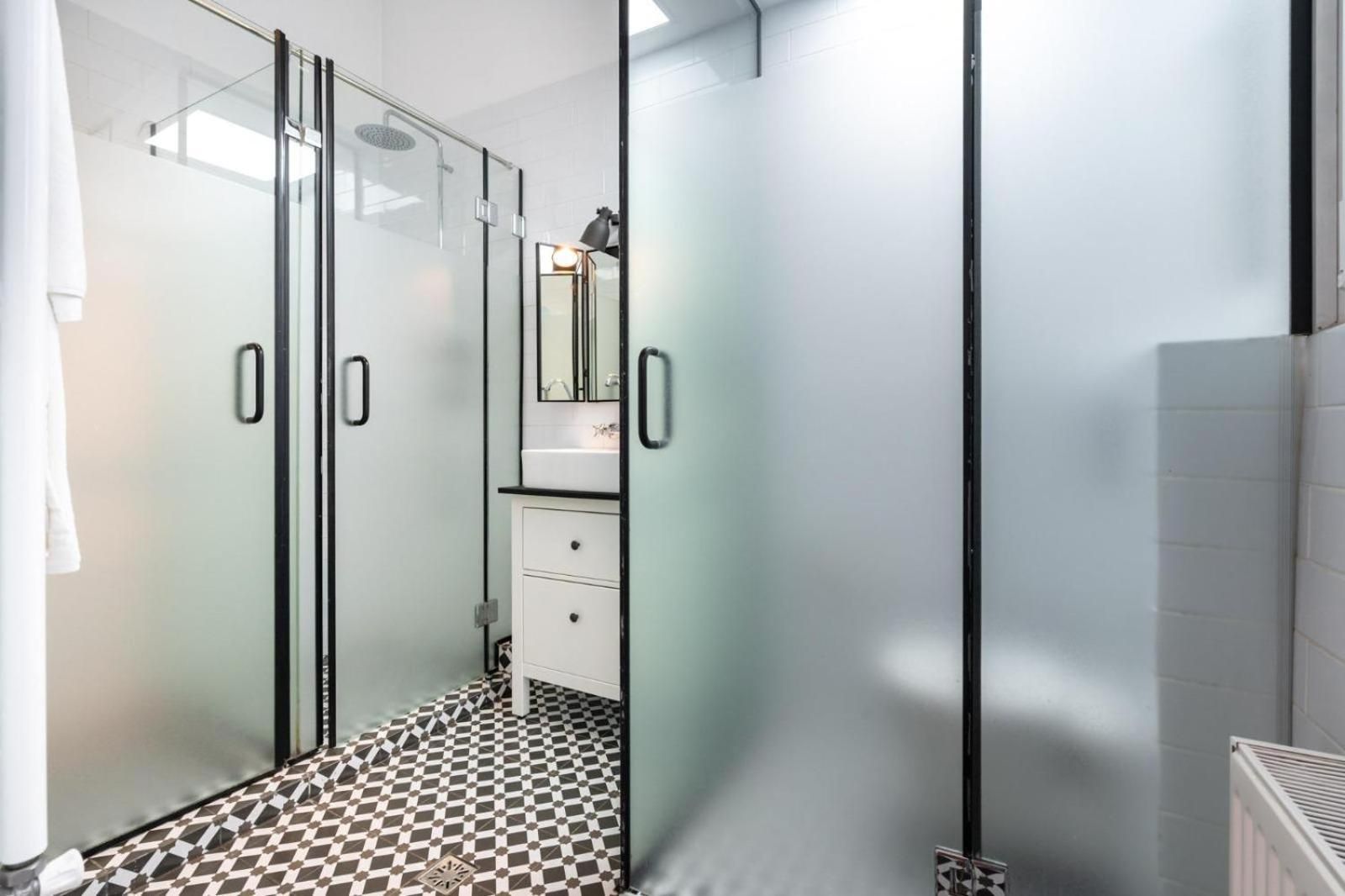 Lascar Catargiu Villa Three-Bedroom Apartment