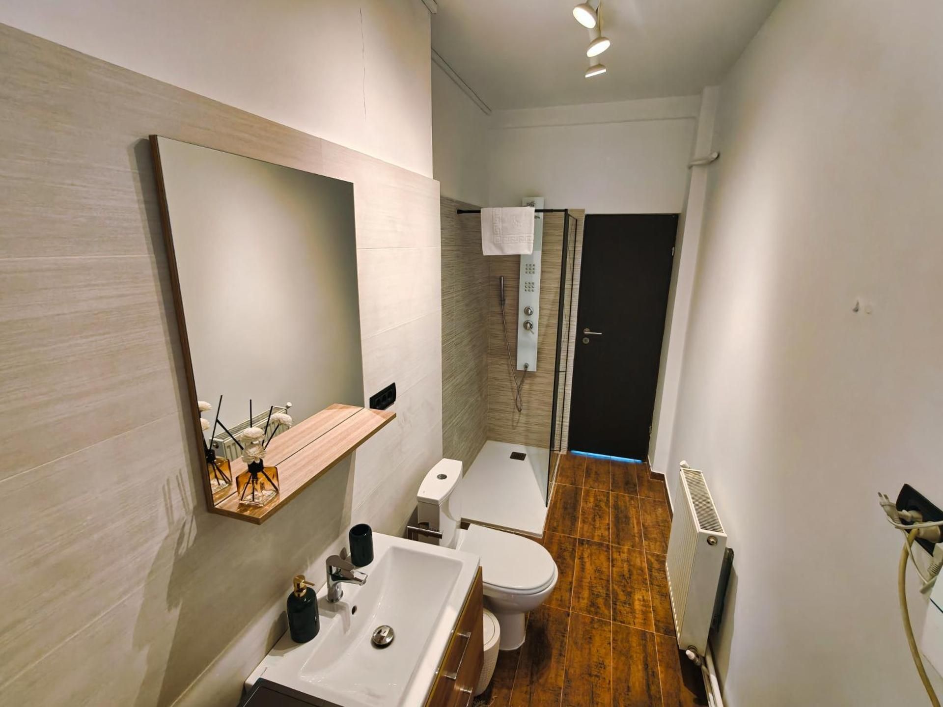 Deluxe Studio
