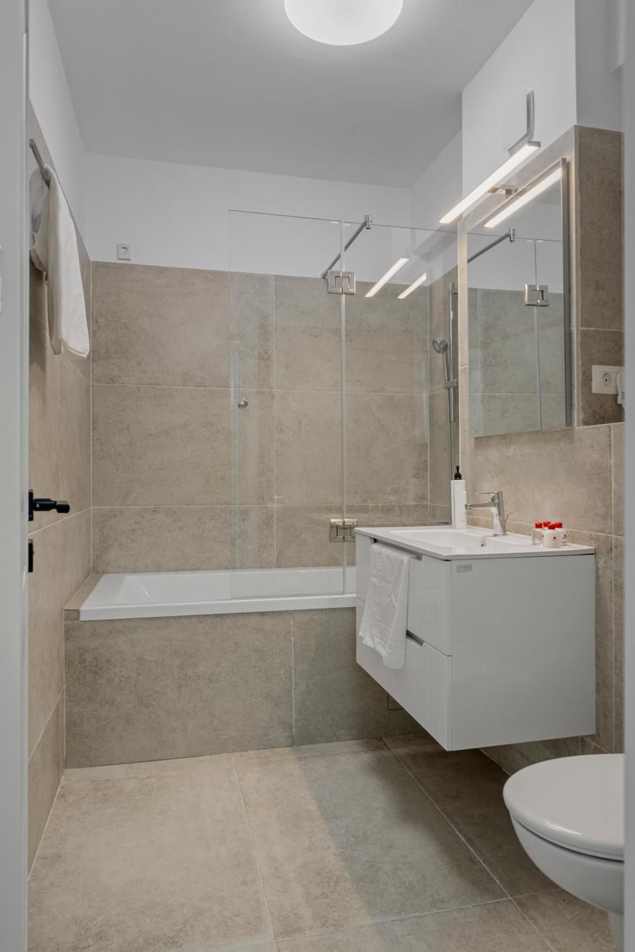 Superior One-Bedroom Apartment with Balcony