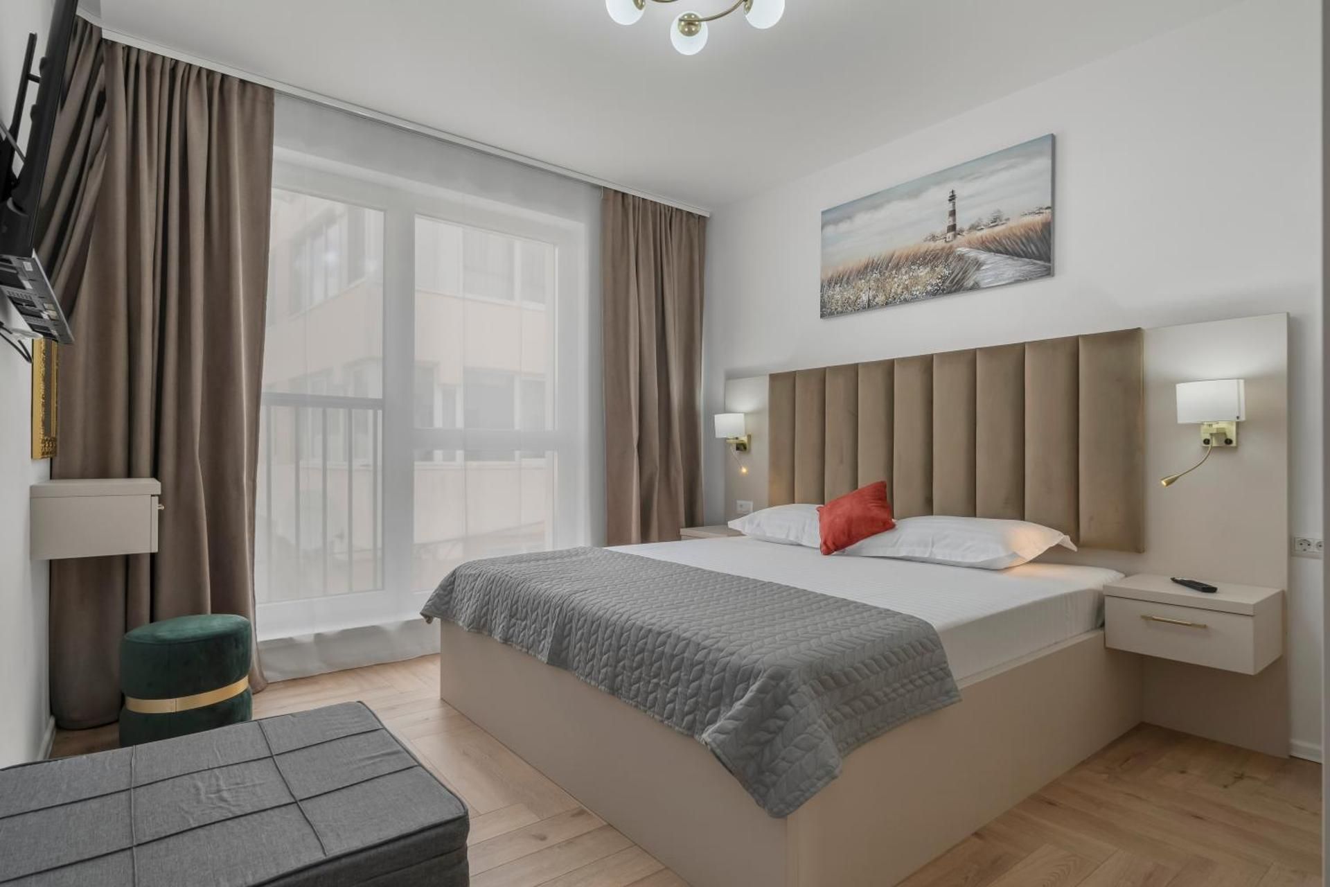 One-Bedroom Apartment