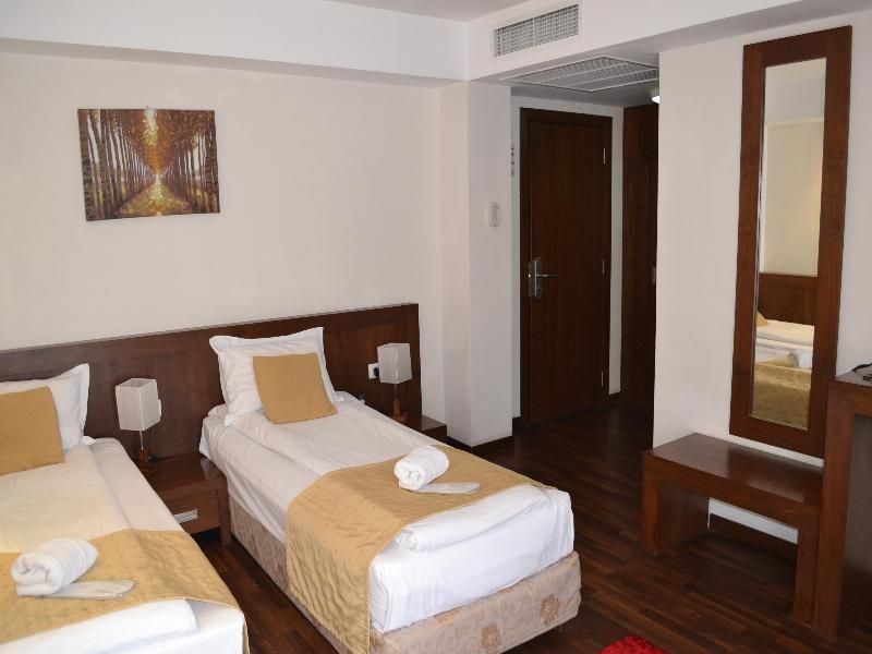 Phoenicia Comfort Hotel Twin Room 3