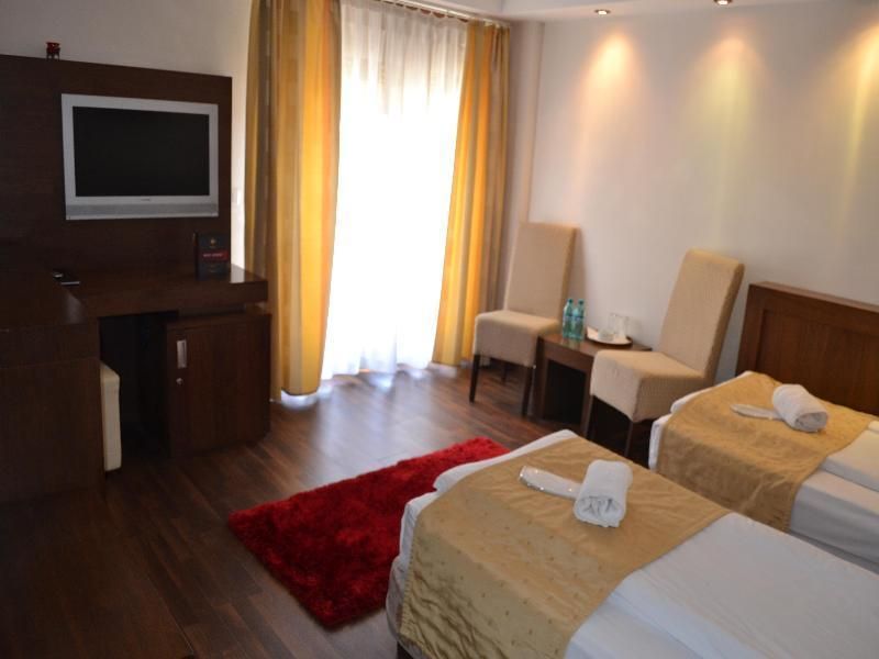 Phoenicia Comfort Hotel Twin Room 2