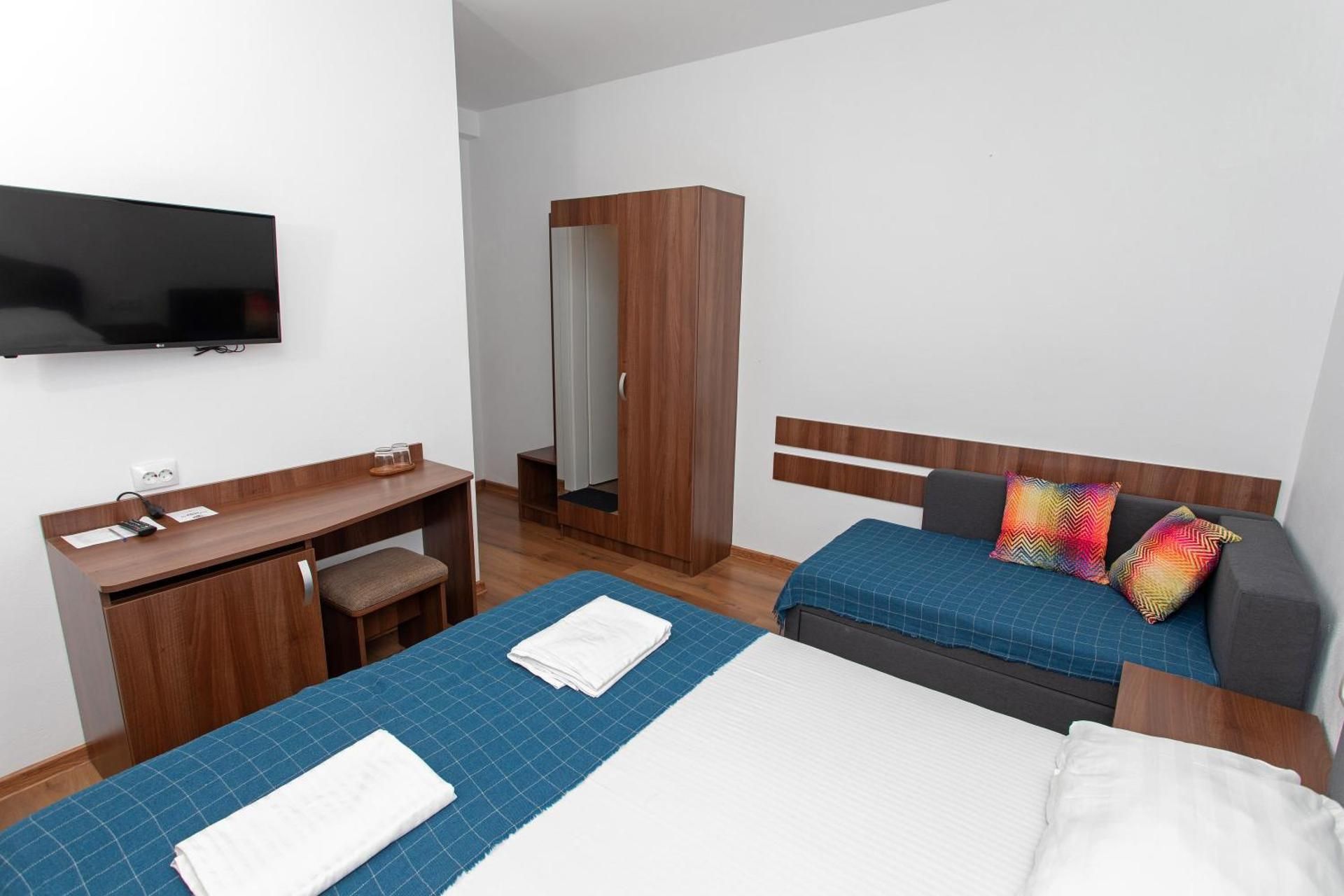Deluxe Double Room with Extra Bed