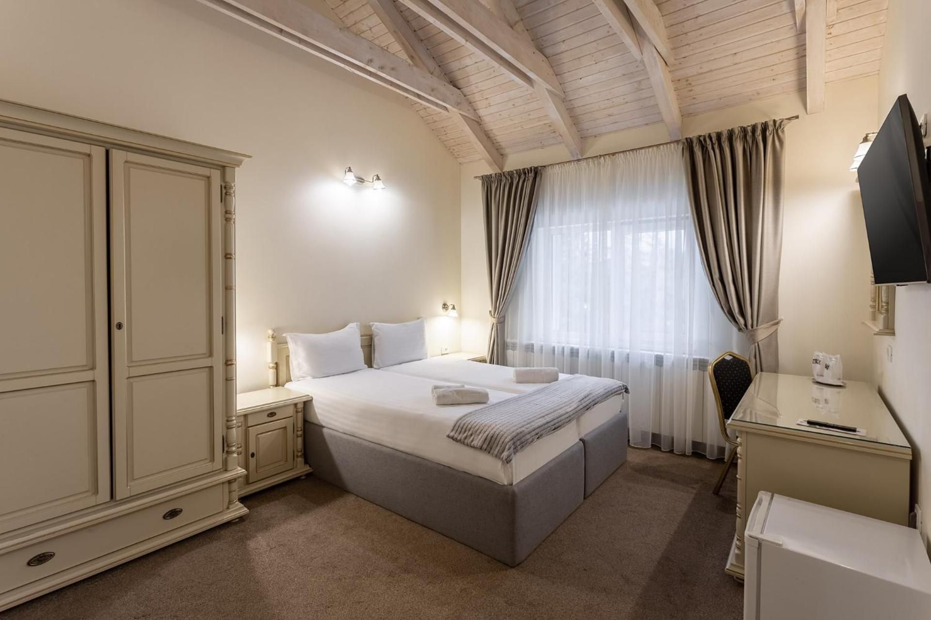 Economy Plus Double Room - Eden 5